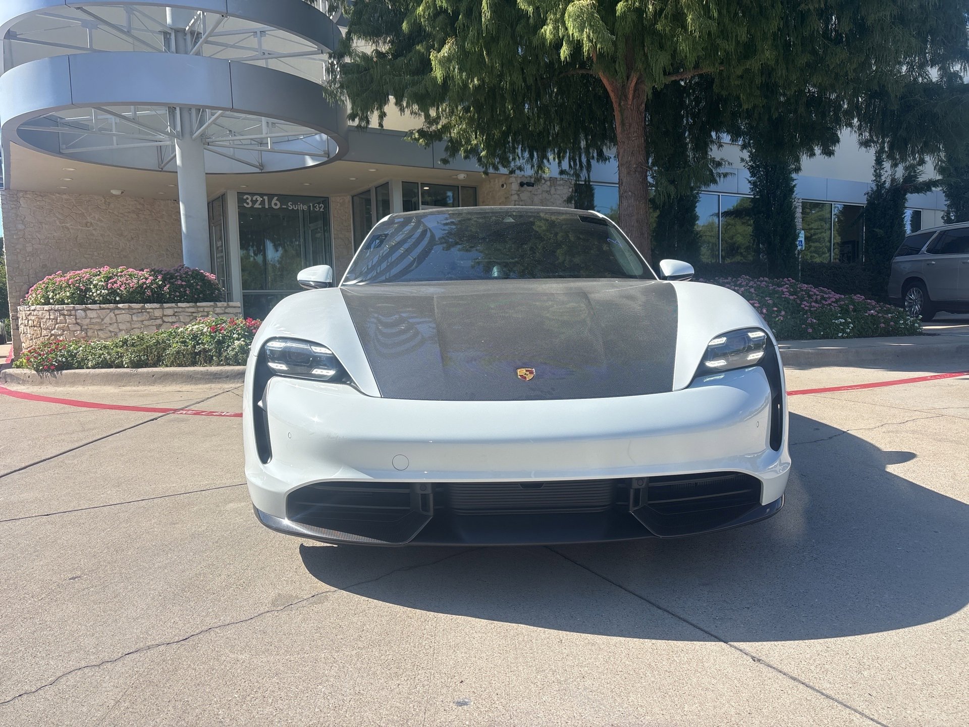 2020 Porsche Taycan Turbo S photo 2