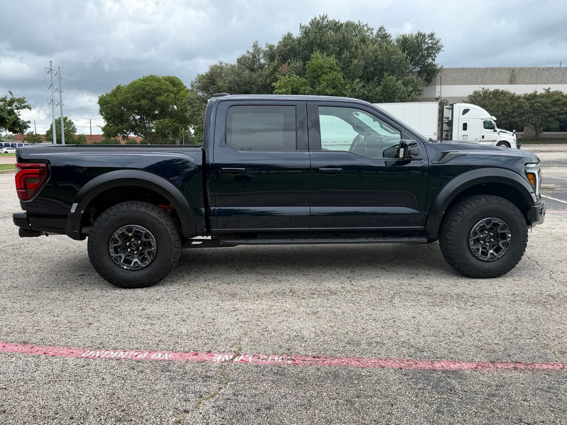 2026 Ford F-150 Raptor - Photo 10
