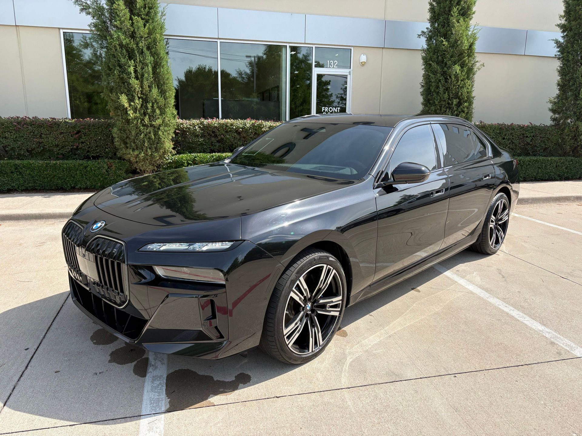 2025 BMW i7 xDrive60 Sedan's photo