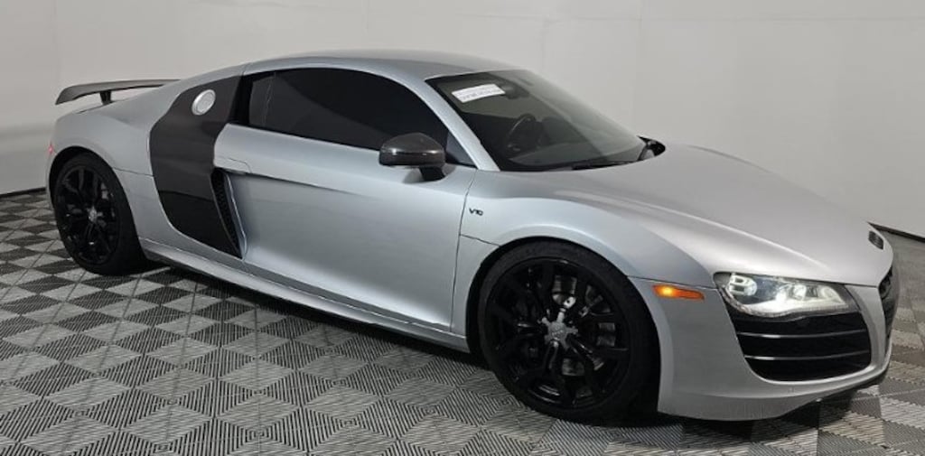 Used 2010 Audi R8 5.2 quattro, Leather Pkg Carbon Fiber Sigma 2D Coupe