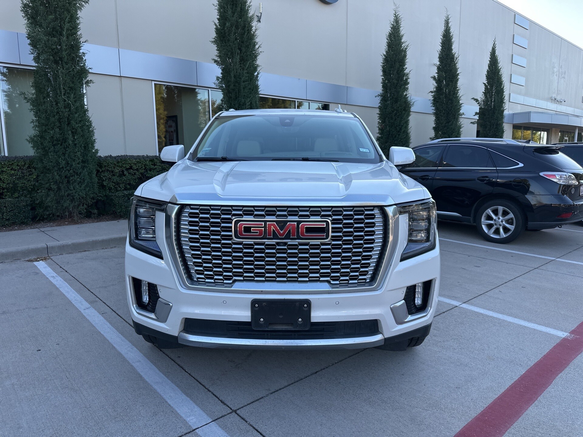 2021 Gmc Yukon XL Denali photo 2
