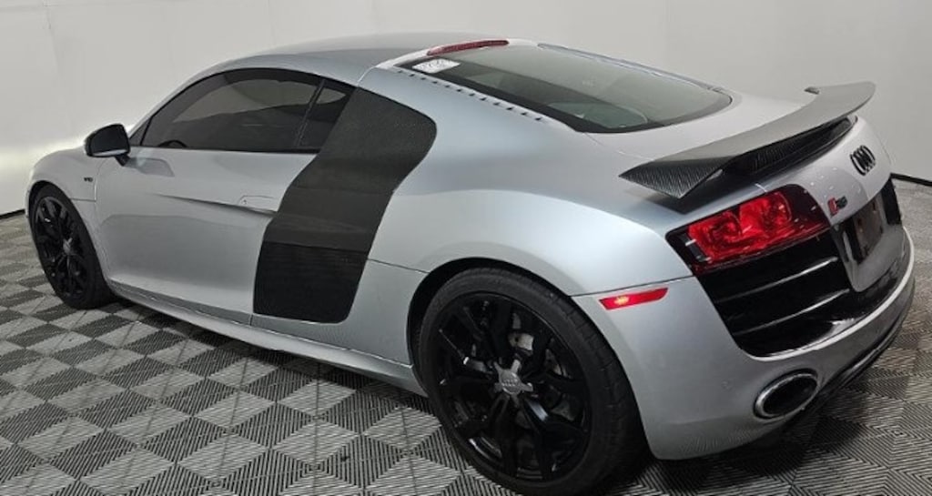Used 2010 Audi R8 5.2 quattro, Leather Pkg Carbon Fiber Sigma 2D Coupe