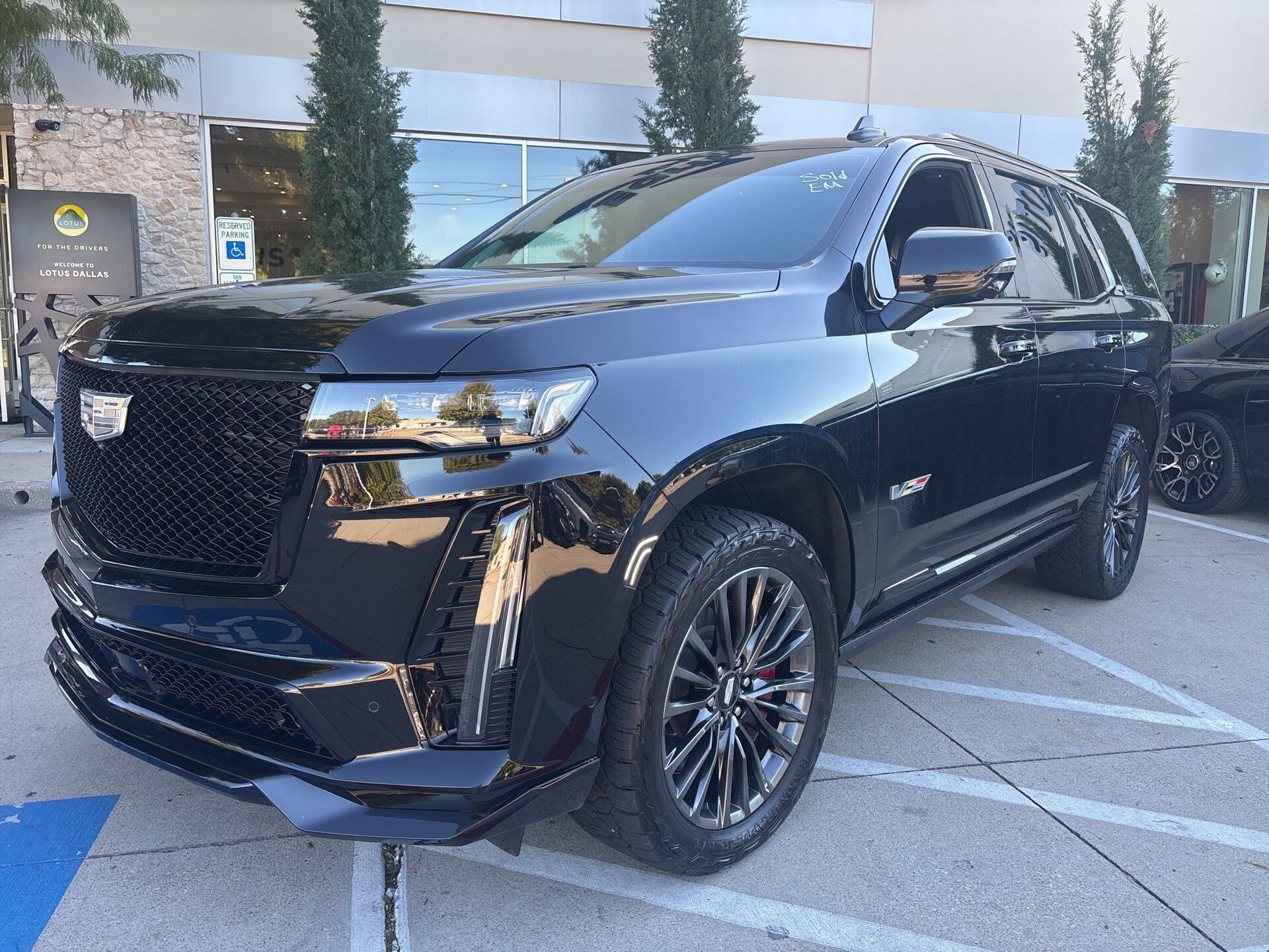 2023 Cadillac Escalade V-Series Sport photo 2