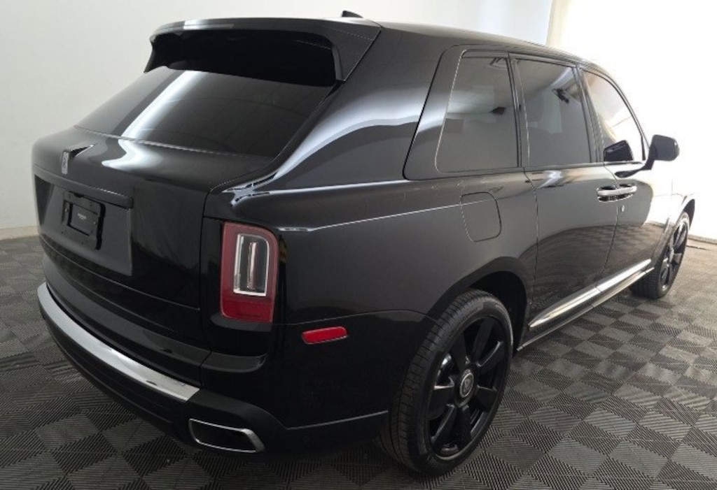 Used 2022 Rolls-Royce Cullinan Shooting Star Headliner 22 Wheels BeSpoke Interior 4D Sport Utility