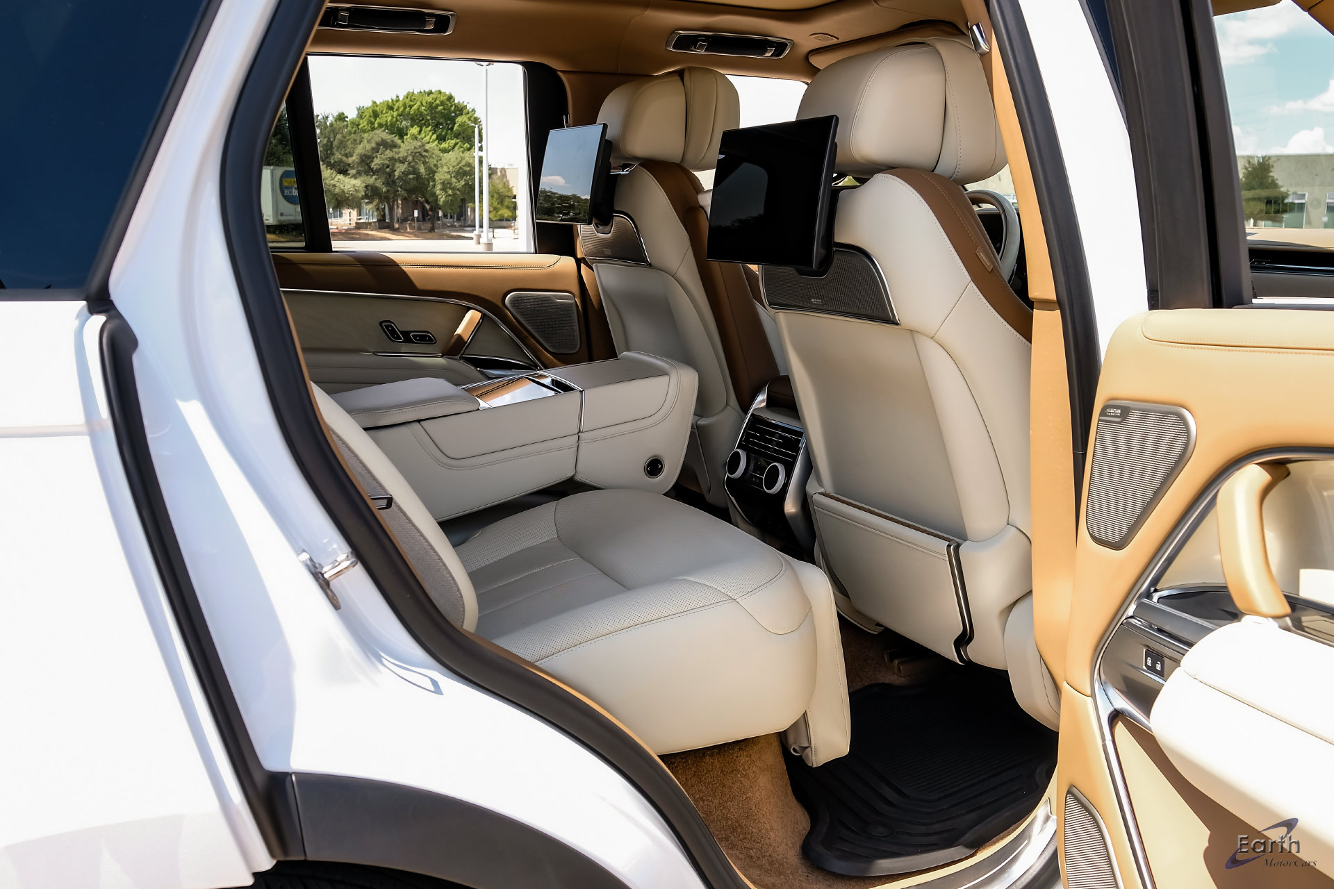 2024 Land Rover Range Rover SV - Photo 57