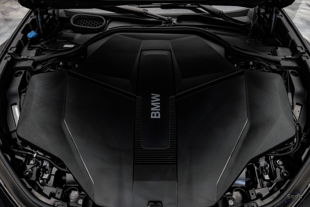 Used 2025 BMW i7 xDrive60 M SPORT $133,520 MSRP 4D Sedan