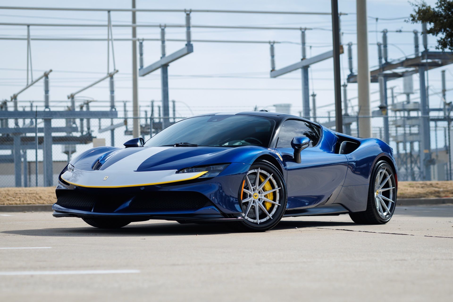 2022 Ferrari SF90 Base