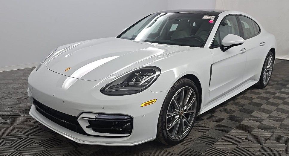 2023 Porsche Panamera 4 Platinum Edition's photo
