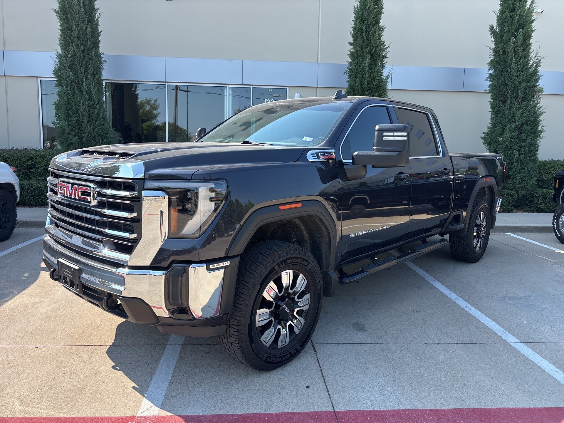 2024 Gmc Sierra SLE Denali photo 2
