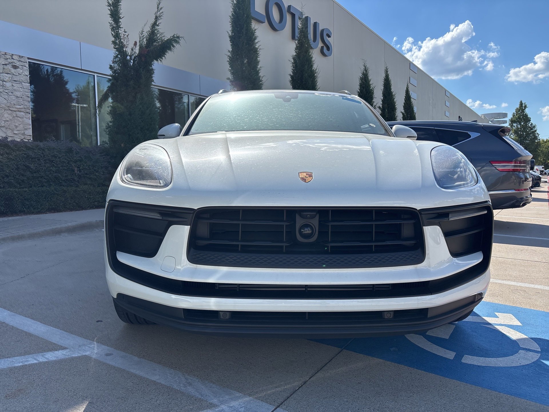 2024 Porsche Macan T photo 3