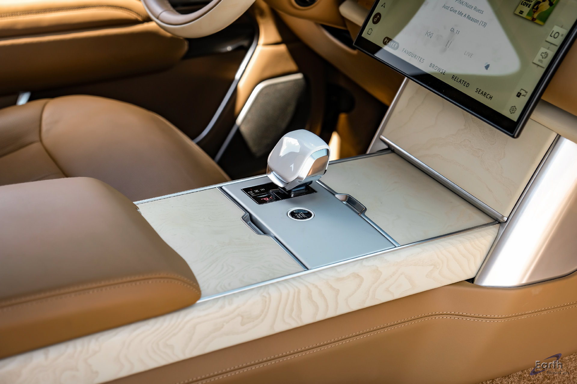 2024 Land Rover Range Rover SV - Photo 36