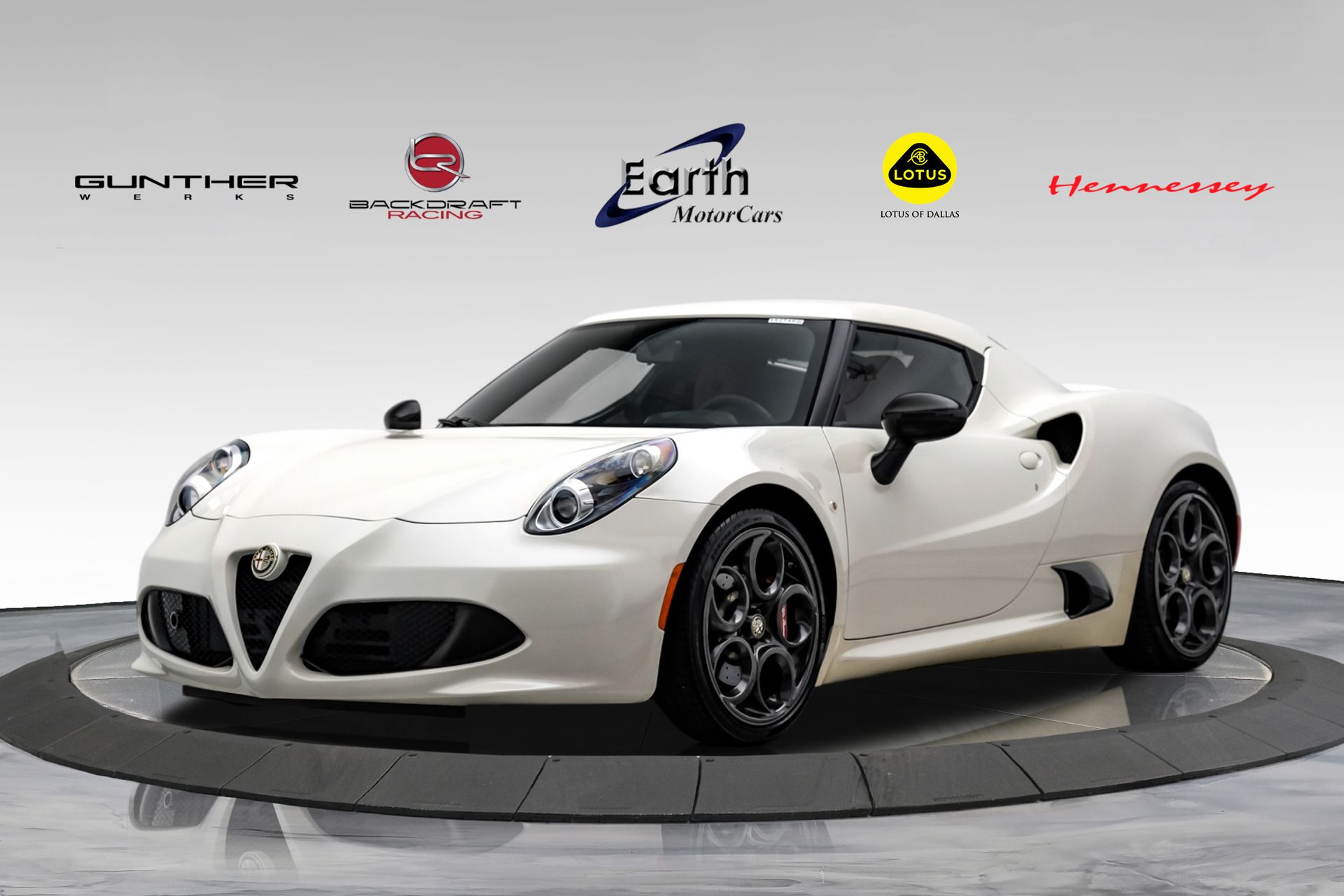2015 Alfa Romeo 4C -'s photo