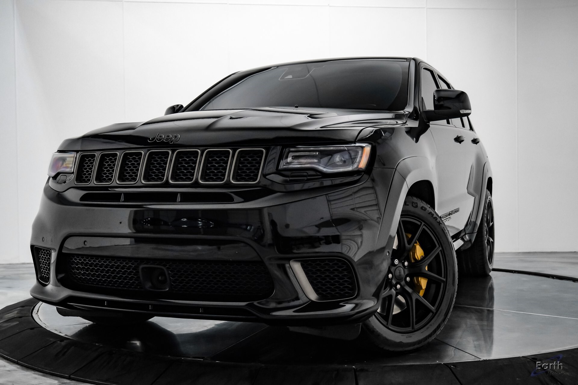 2018 Jeep Grand Cherokee Trackhawk Sport photo 2