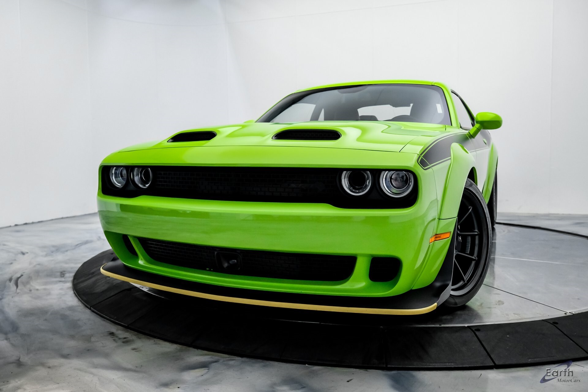 2023 Dodge Challenger SRT8 Hellcat Widebody photo 2