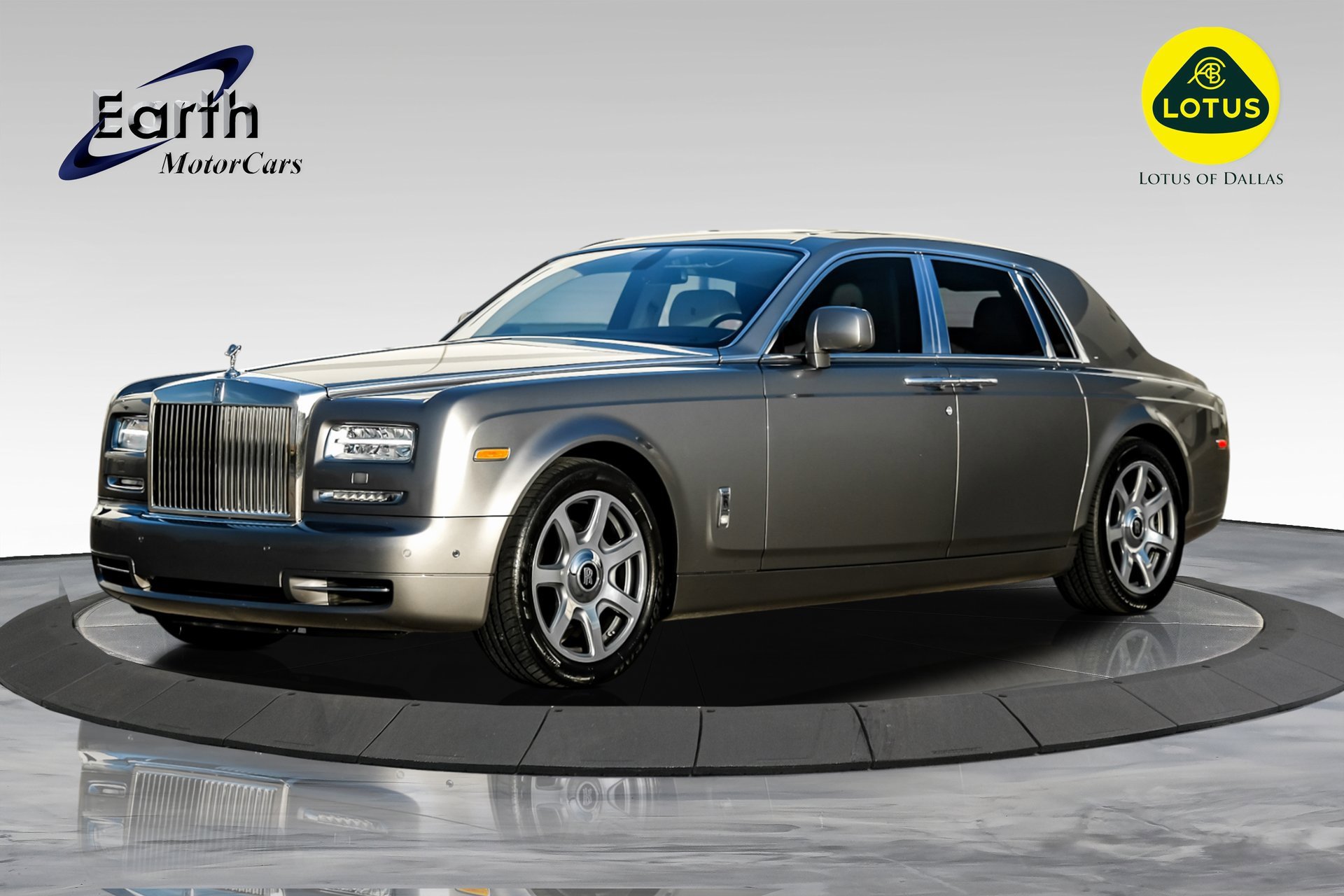 2014 Rolls-Royce Phantom Base's photo