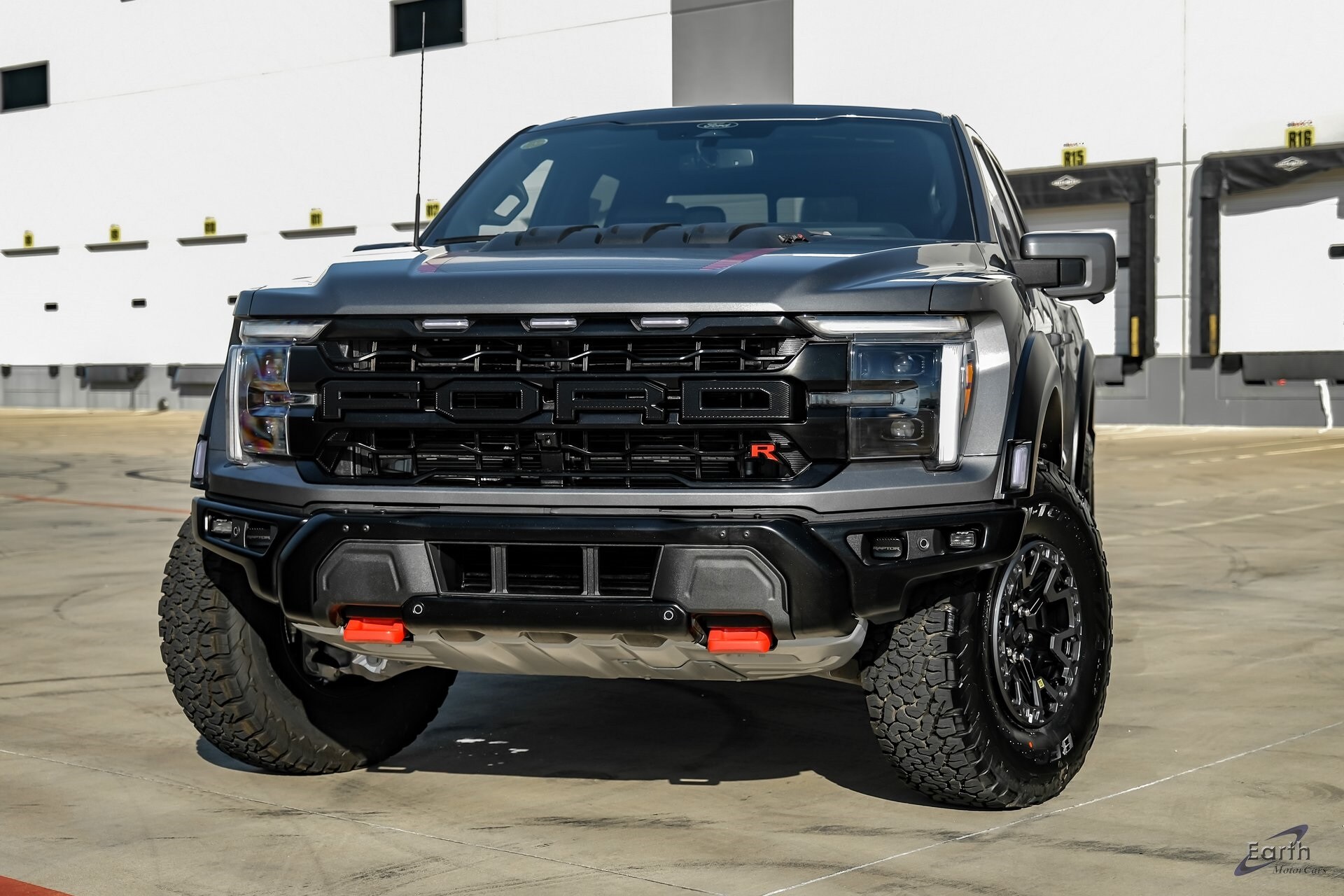 2025 Ford F-150 Raptor photo 3