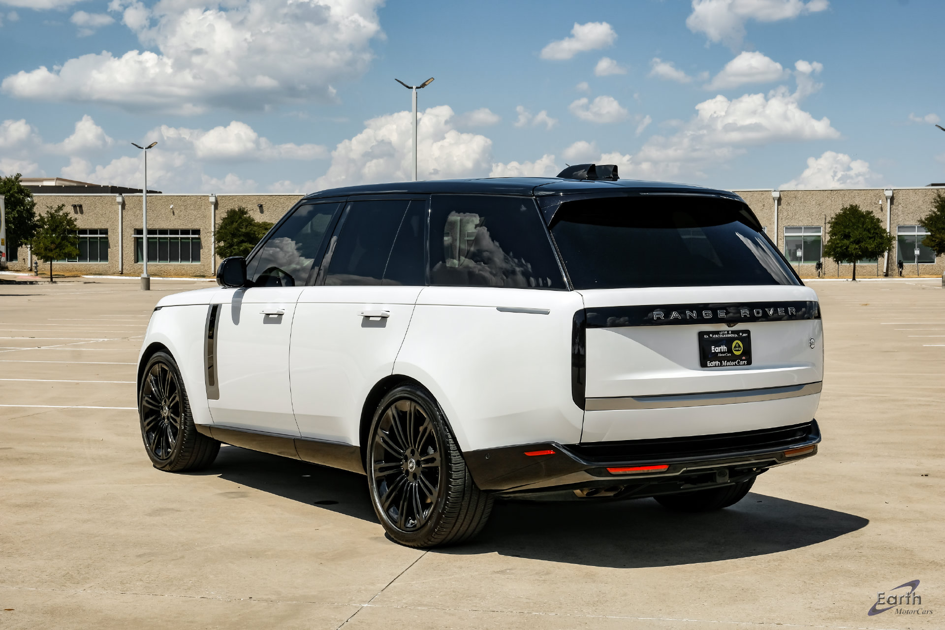 2024 Land Rover Range Rover SV - Photo 10