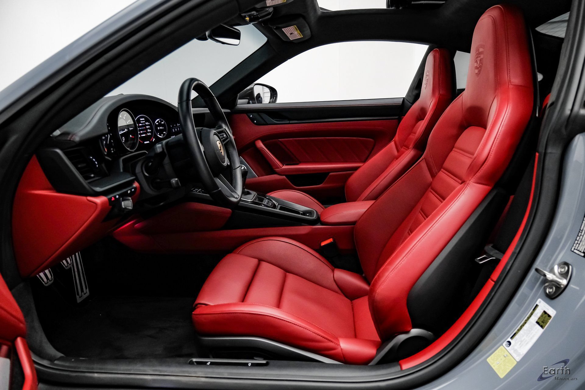 2024 Porsche 911 GTS - Photo 35