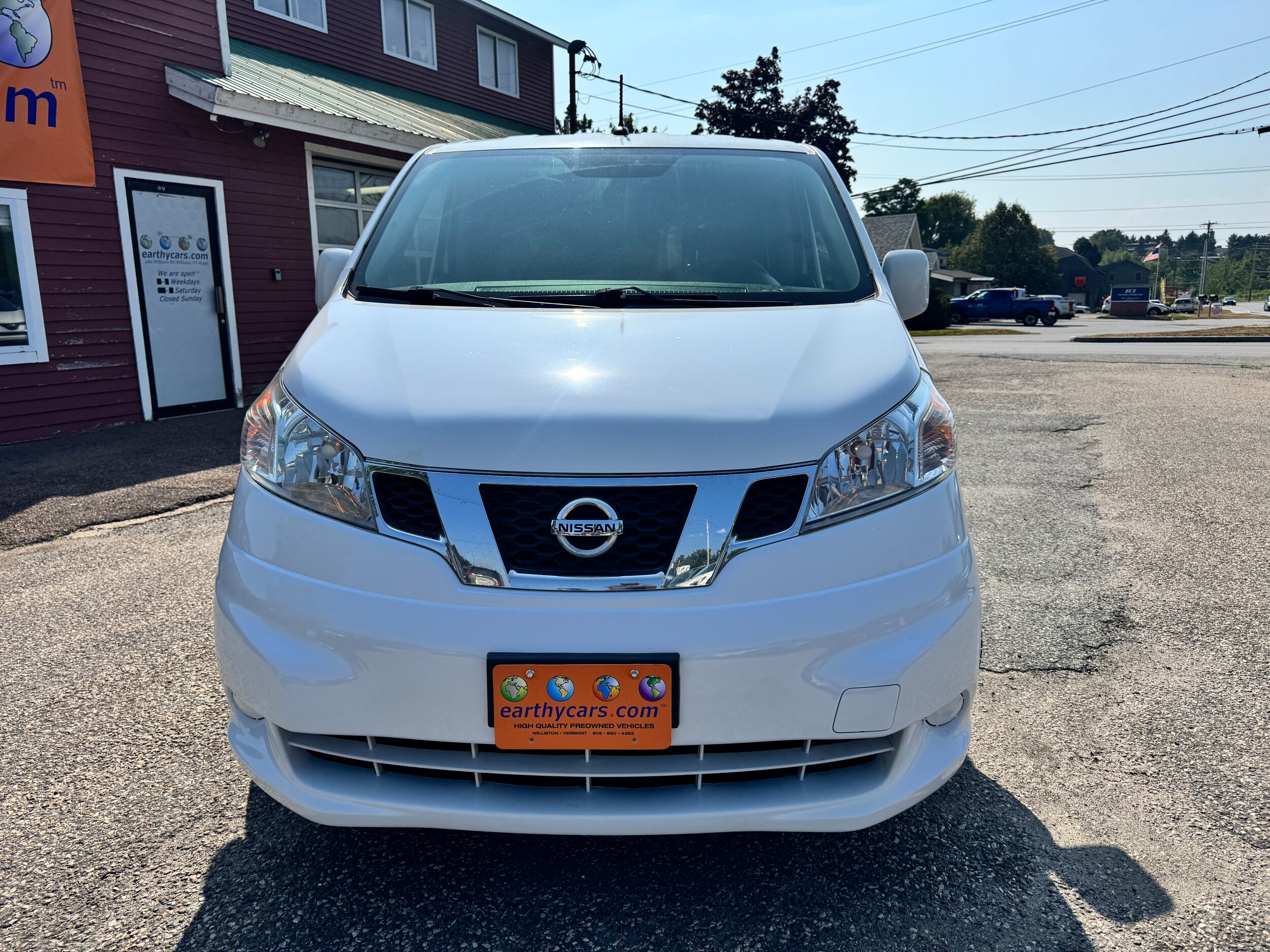 2017 Nissan NV200 S photo 2