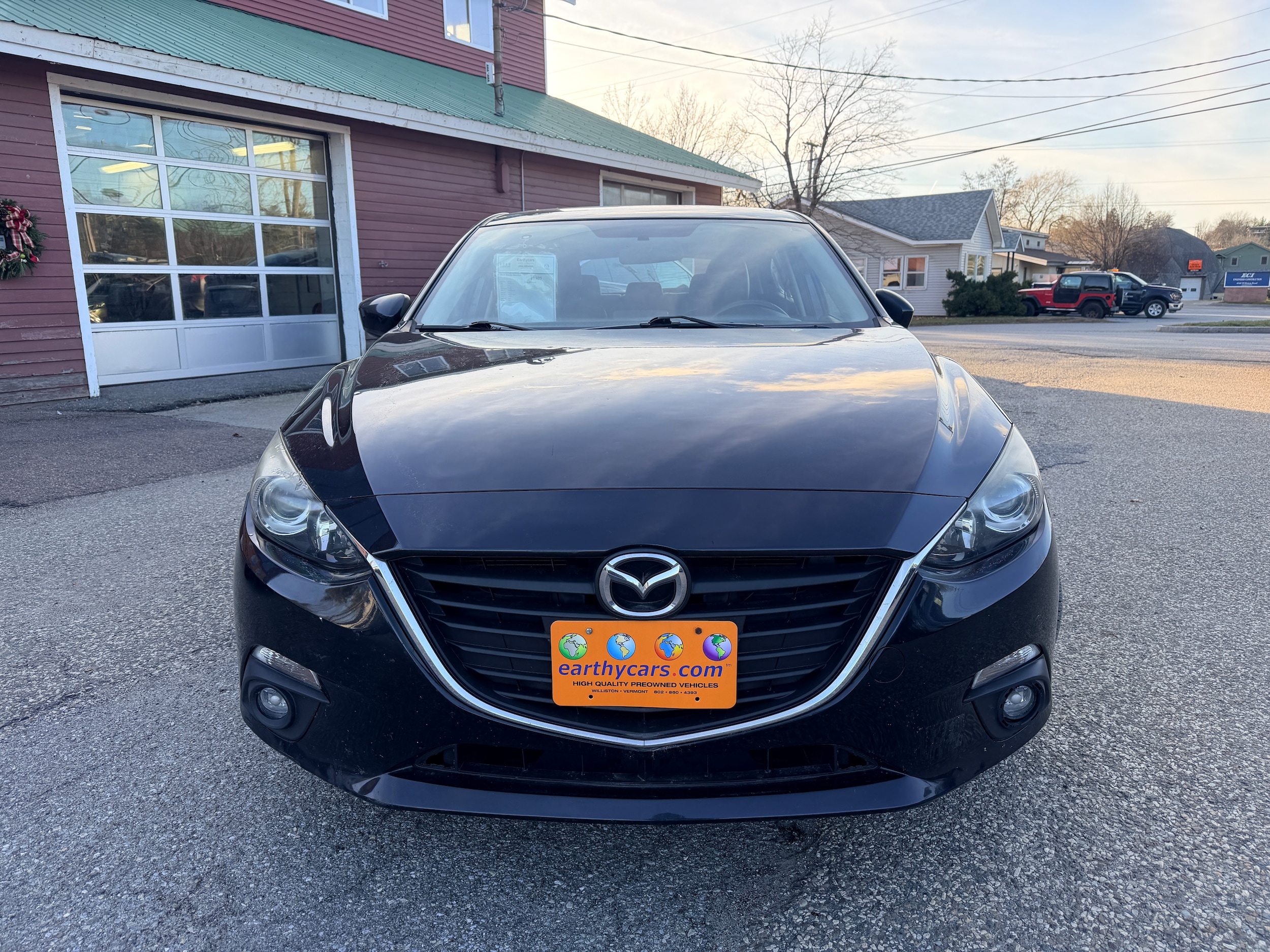 2015 Mazda Mazda3 Grand Touring Hatchback photo 2