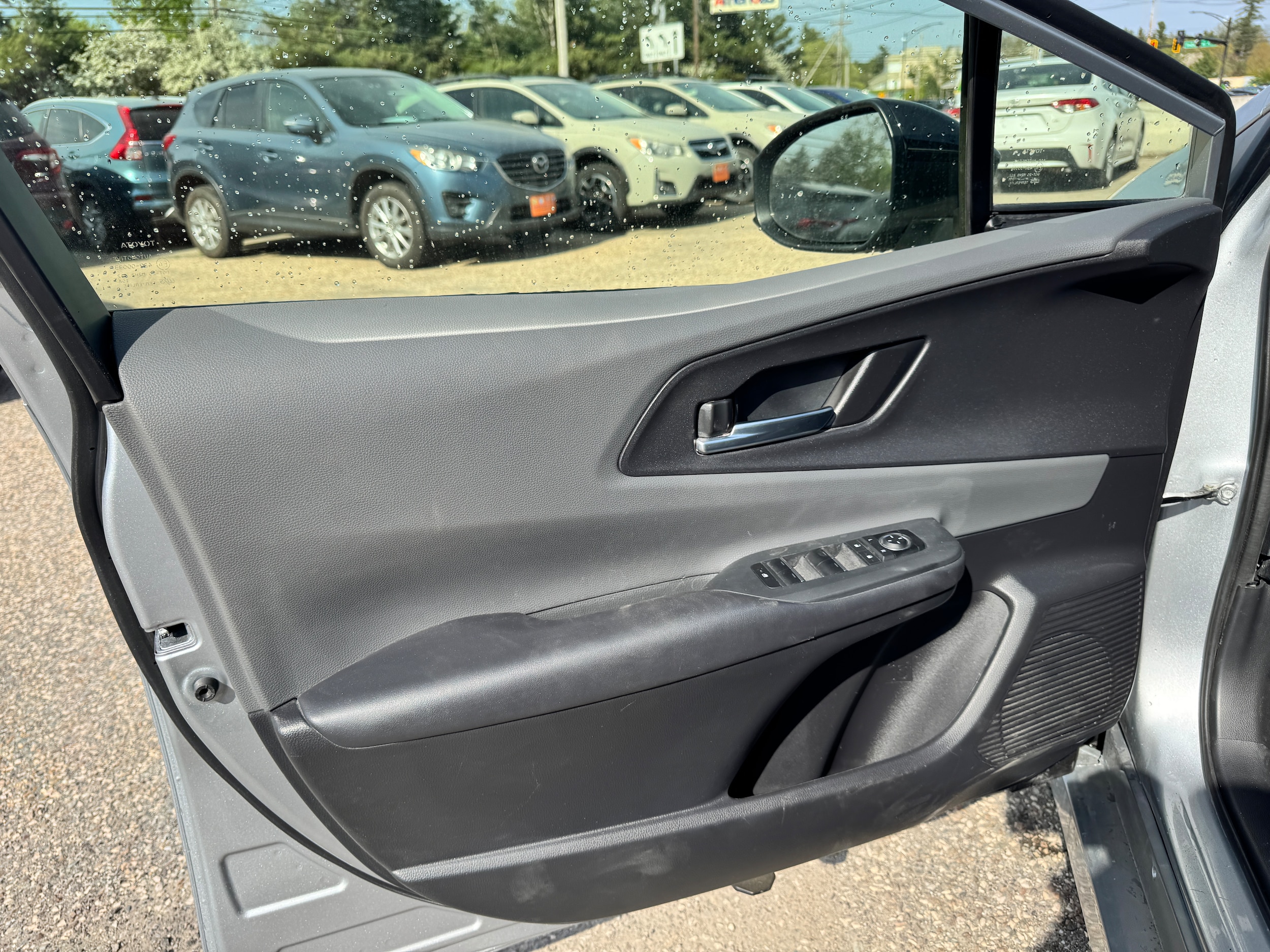 2024 Toyota Prius LE - Photo 10