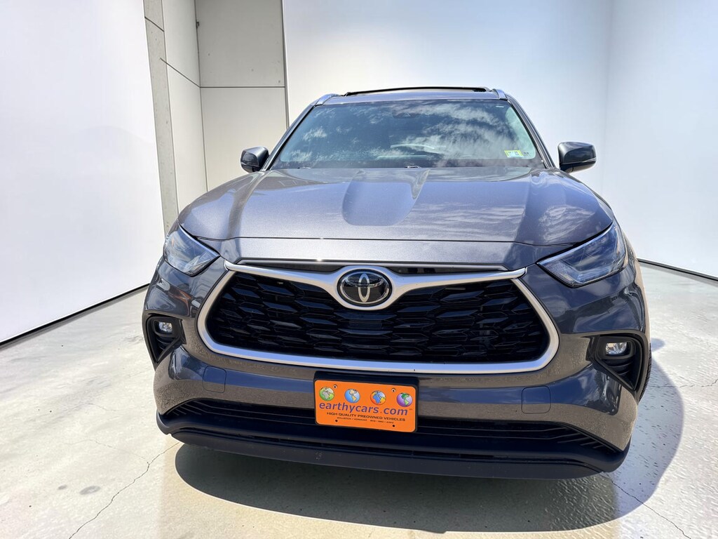 Used 2021 Toyota Highlander XLE SUV