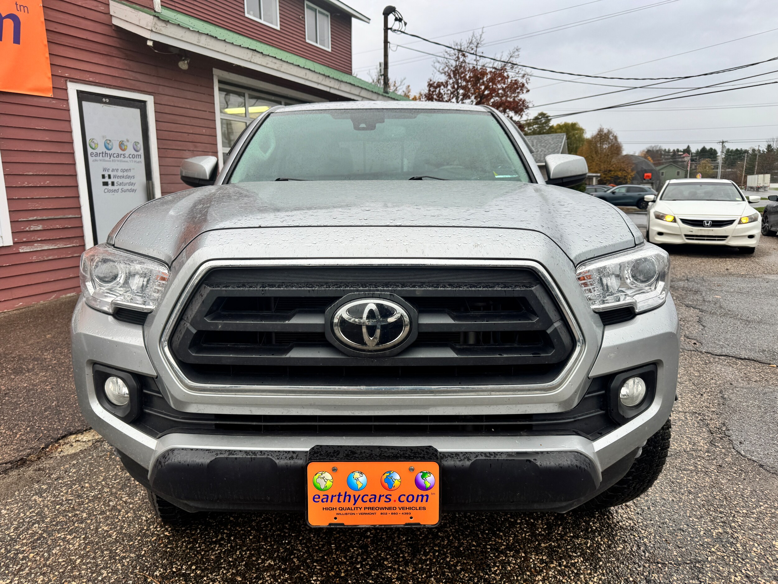 2022 Toyota Tacoma SR5 V6 photo 2