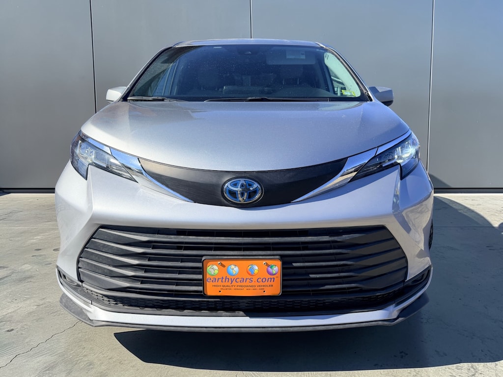 Used 2023 Toyota Sienna LE 8 Passenger Van Passenger Van