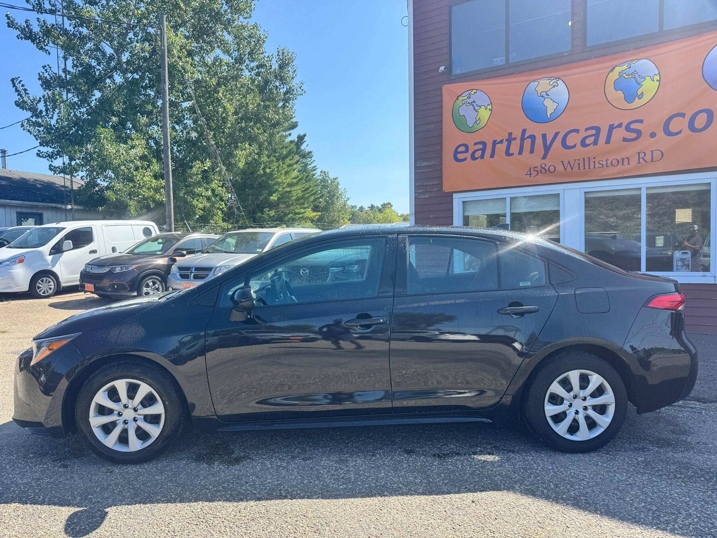 2022 Toyota Corolla LE photo 3