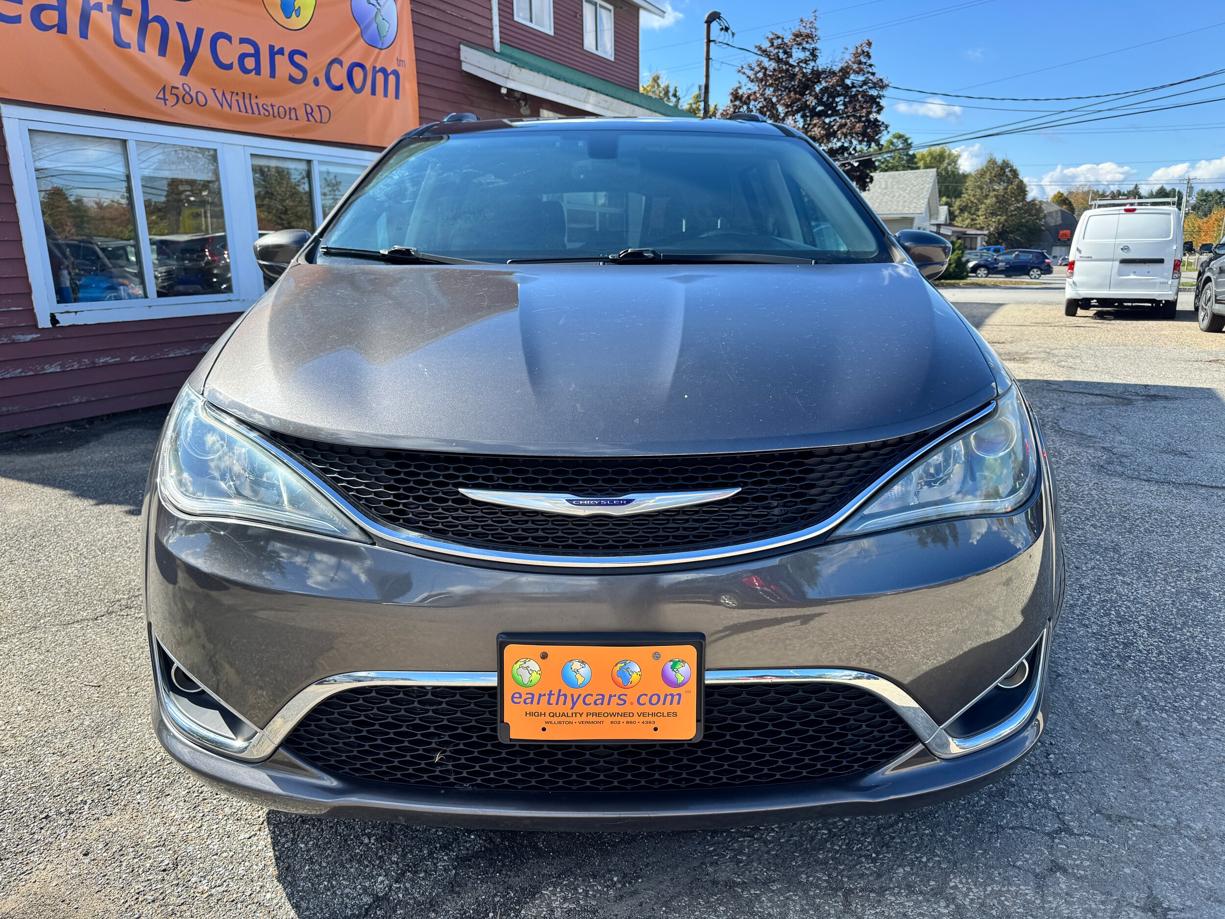 2019 Chrysler Pacifica Touring L photo 2