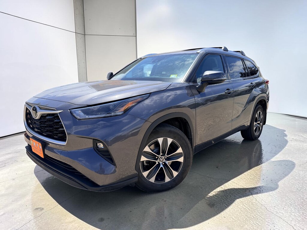 Used 2021 Toyota Highlander XLE SUV