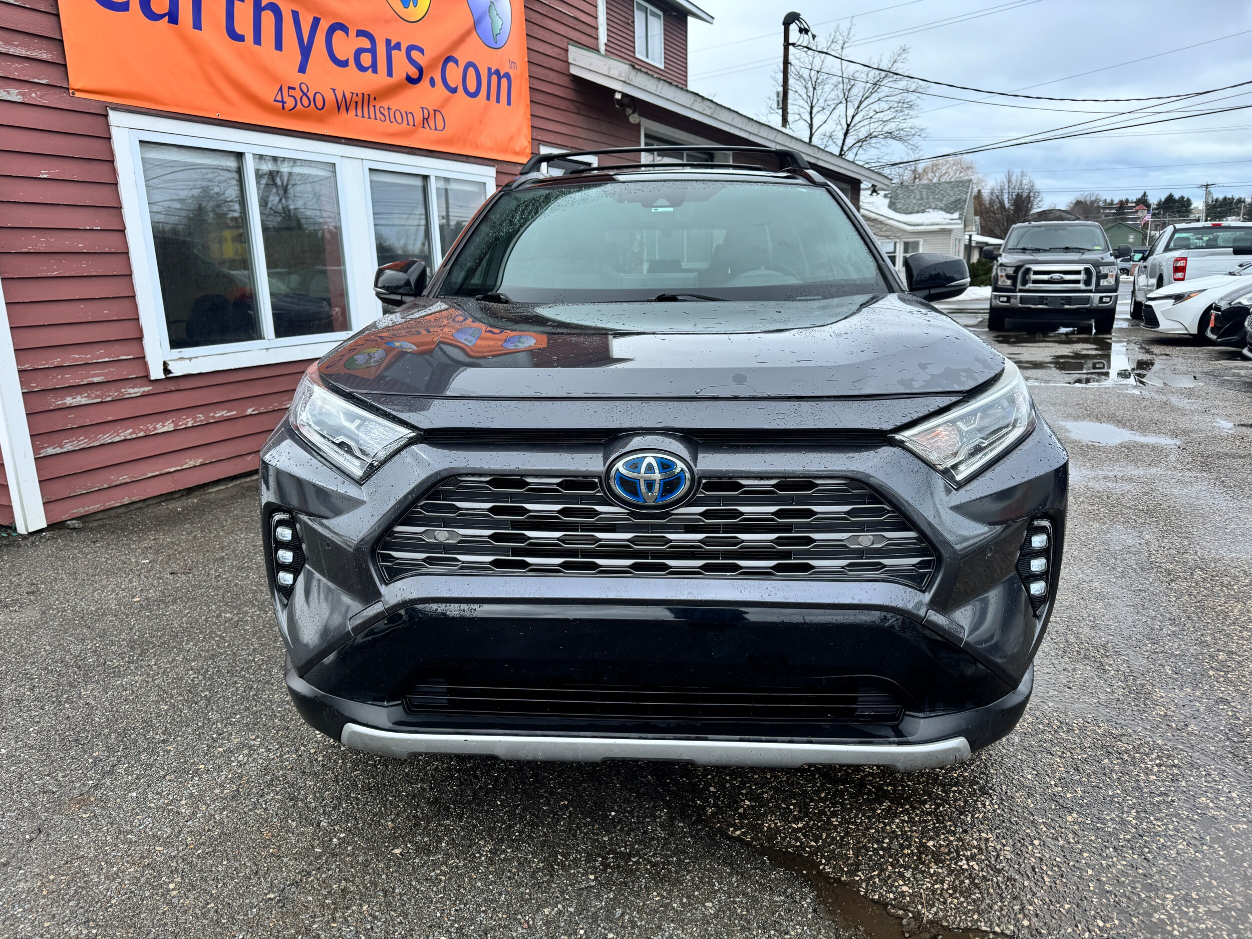 2019 Toyota RAV4 Hybrid XSE photo 3
