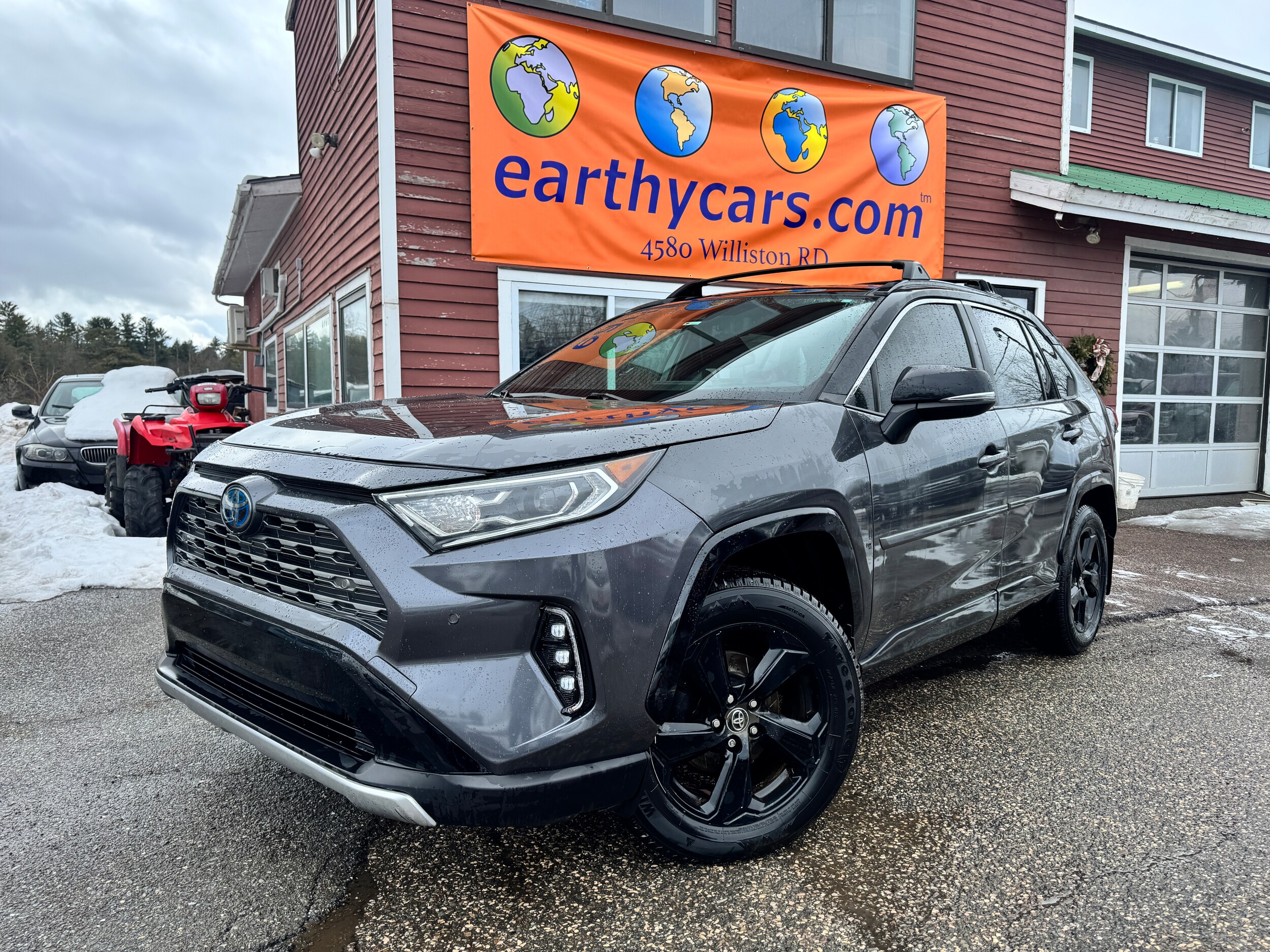 2019 Toyota RAV4 Hybrid XSE photo 2