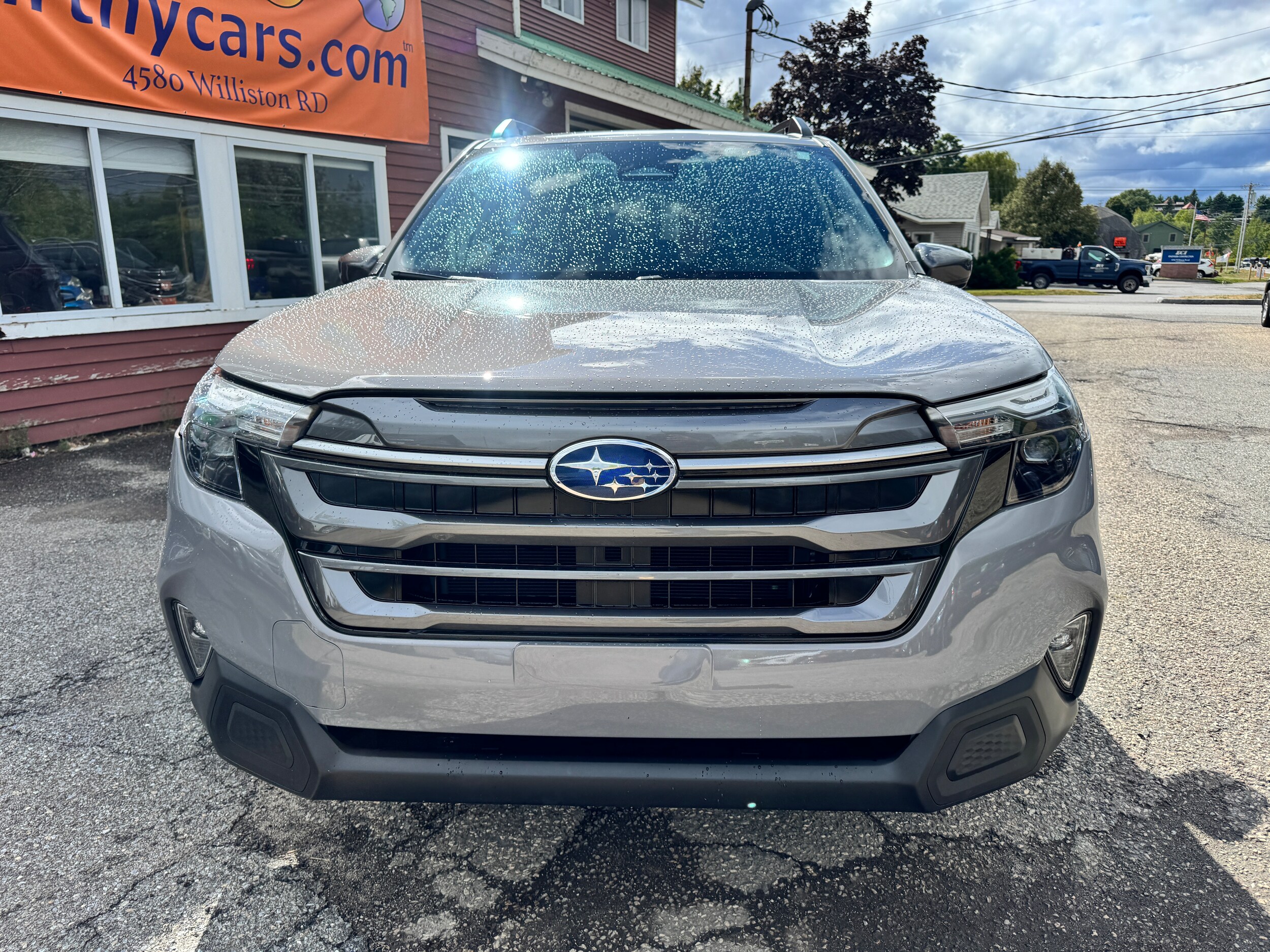 2025 Subaru Forester Premium photo 2