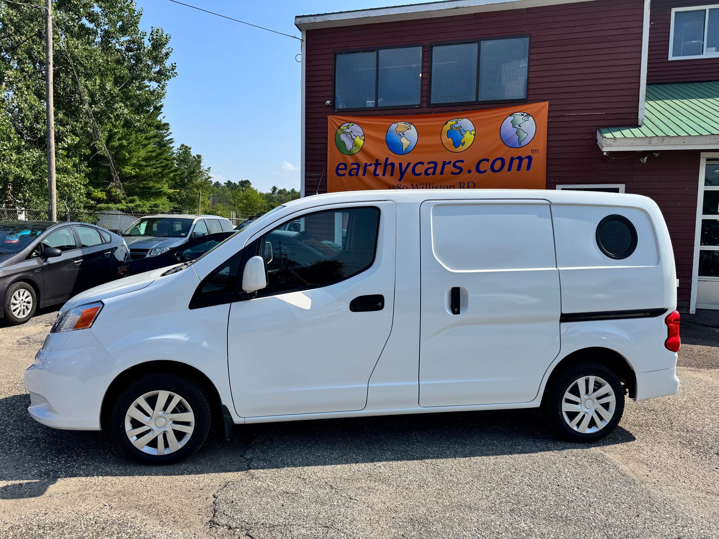 2017 Nissan NV200 S photo 4