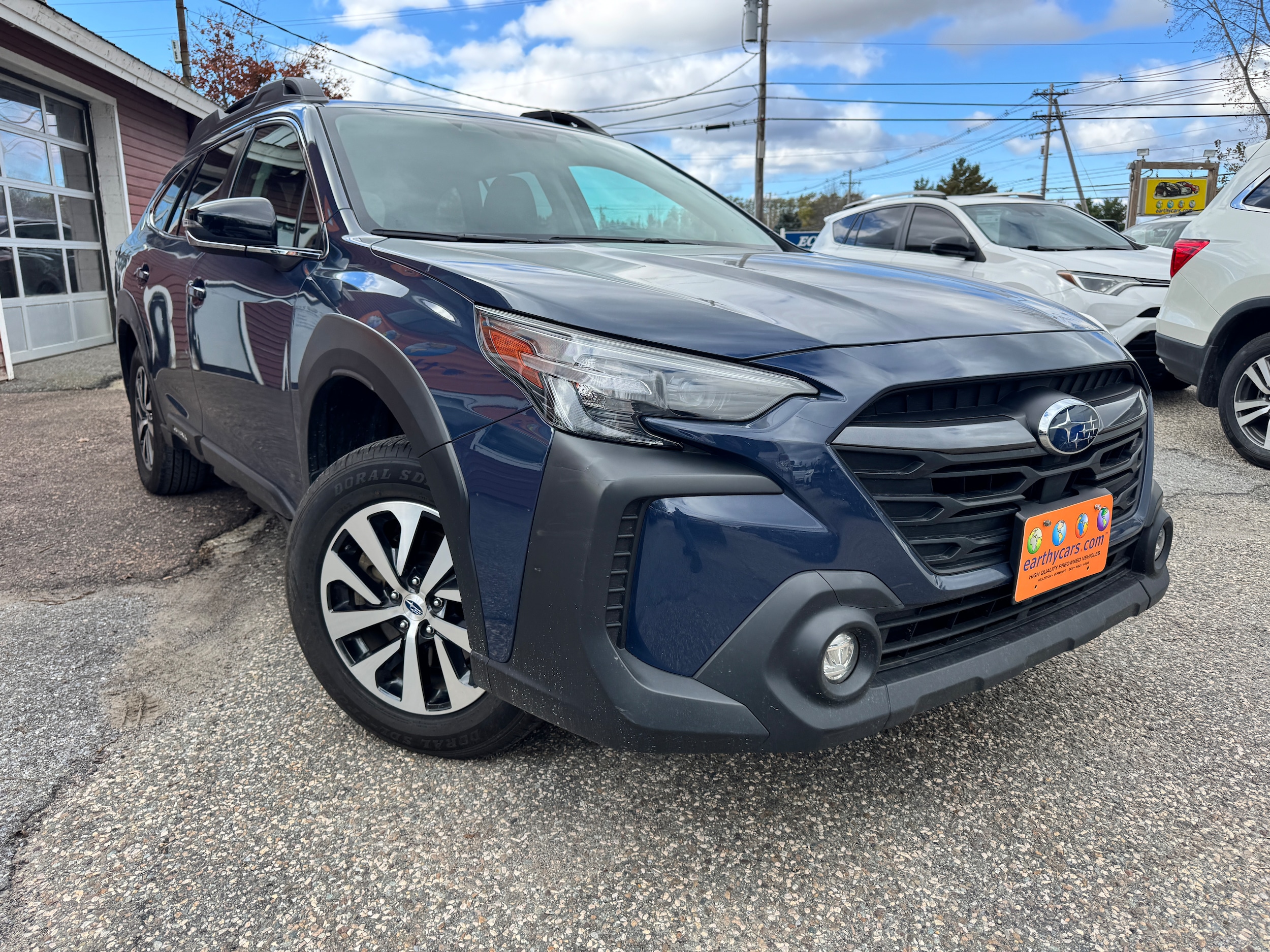 2023 Subaru Outback Premium's photo