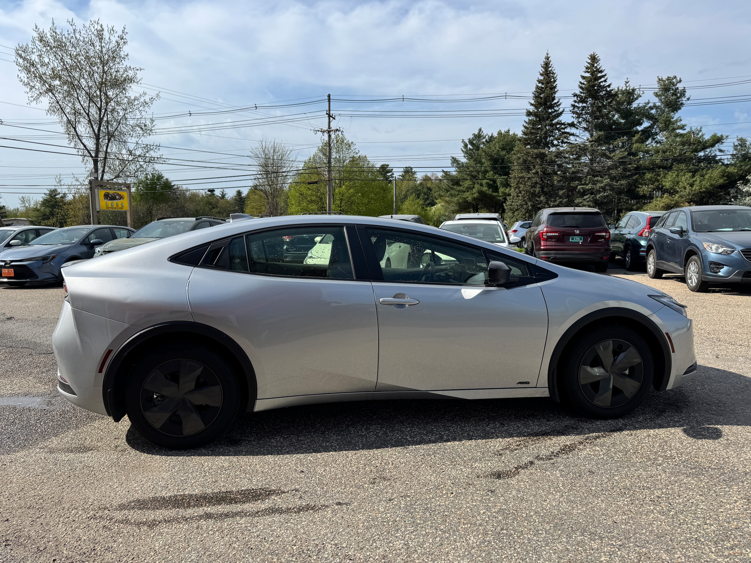 2024 Toyota Prius LE - Photo 8