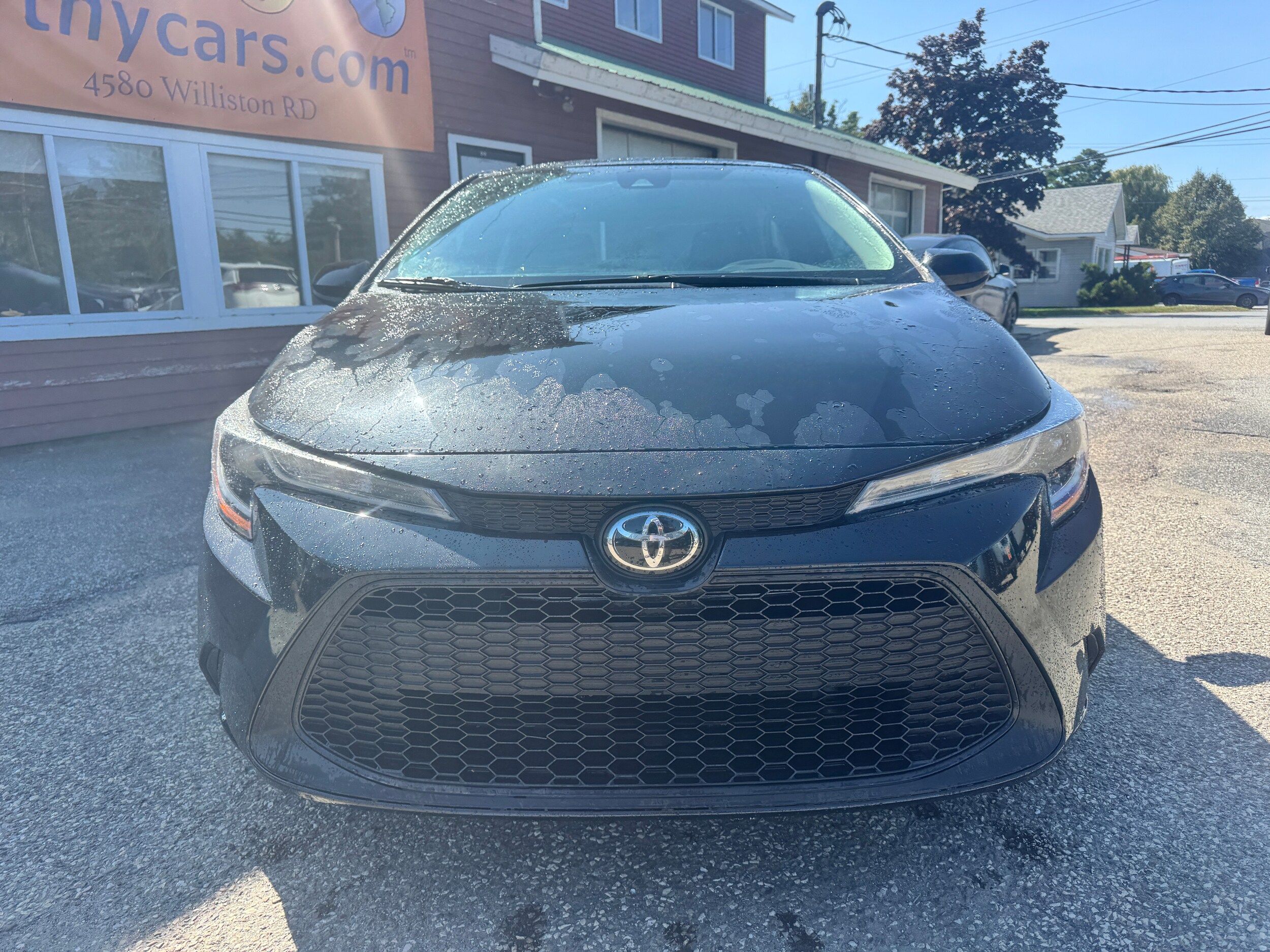 2022 Toyota Corolla LE photo 2