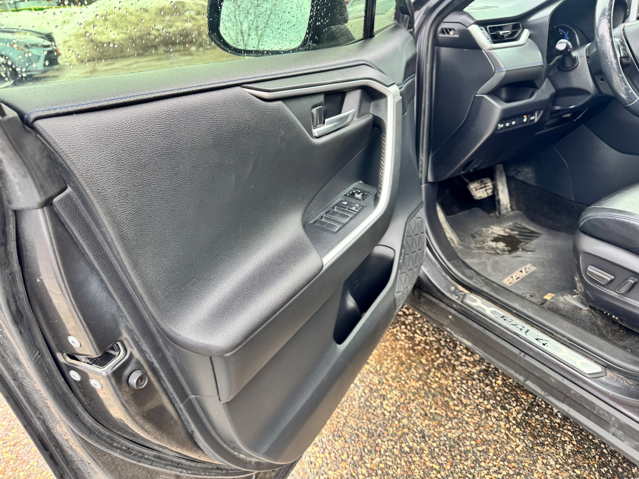 2019 Toyota RAV4 XSE - Photo 11