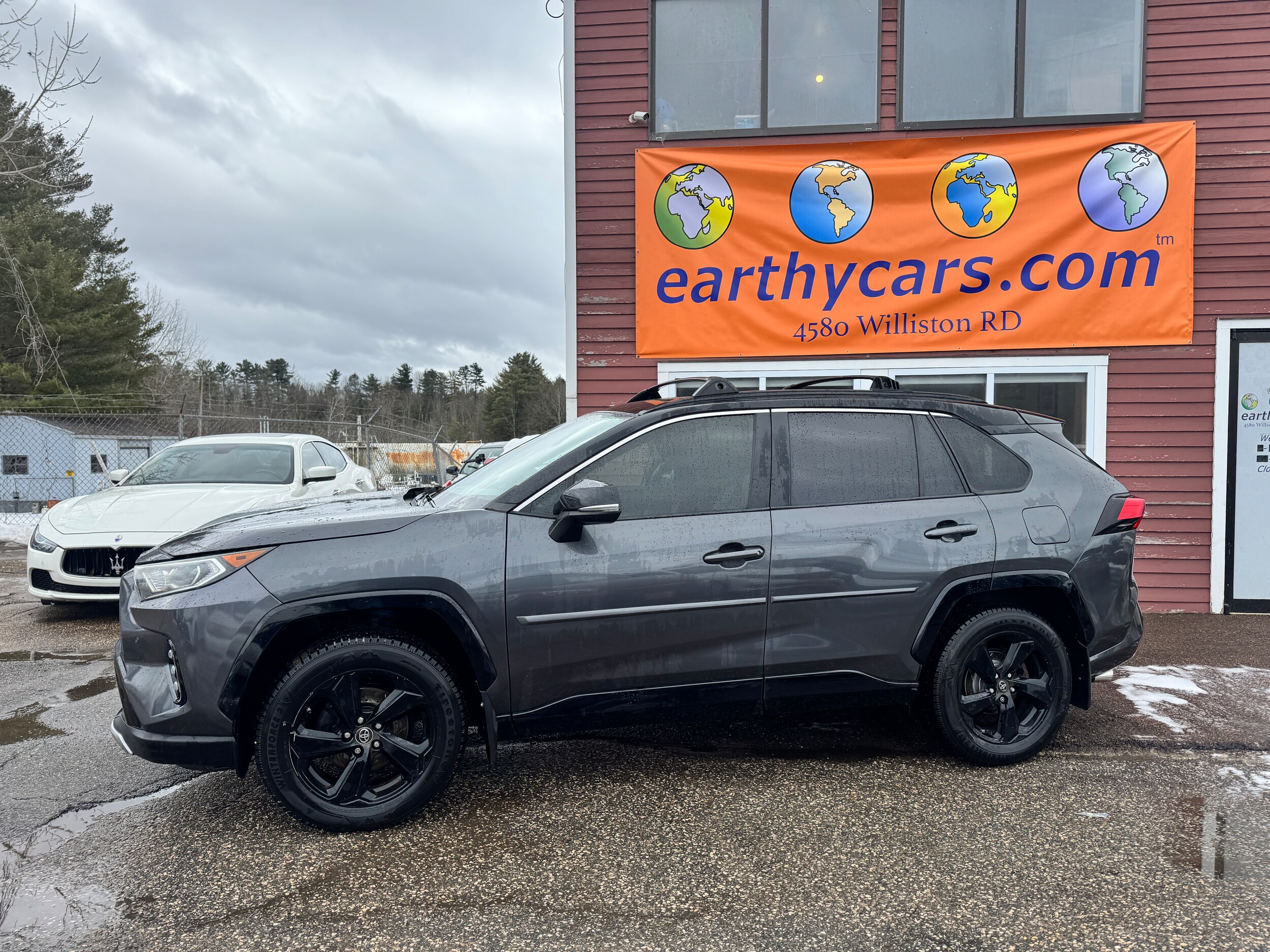 2019 Toyota RAV4 Hybrid XSE photo 4