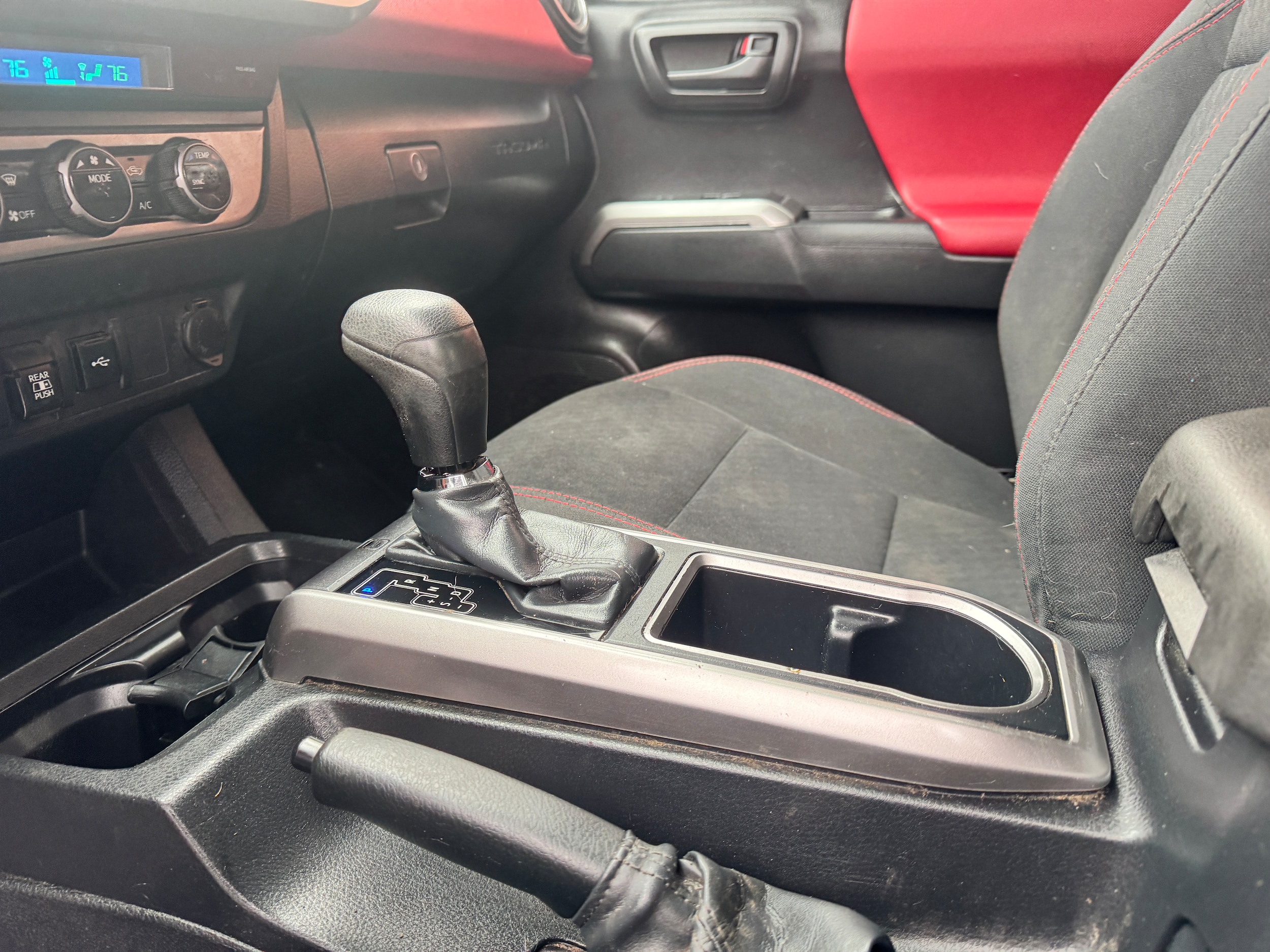 2022 Toyota Tacoma SR5 - Photo 13