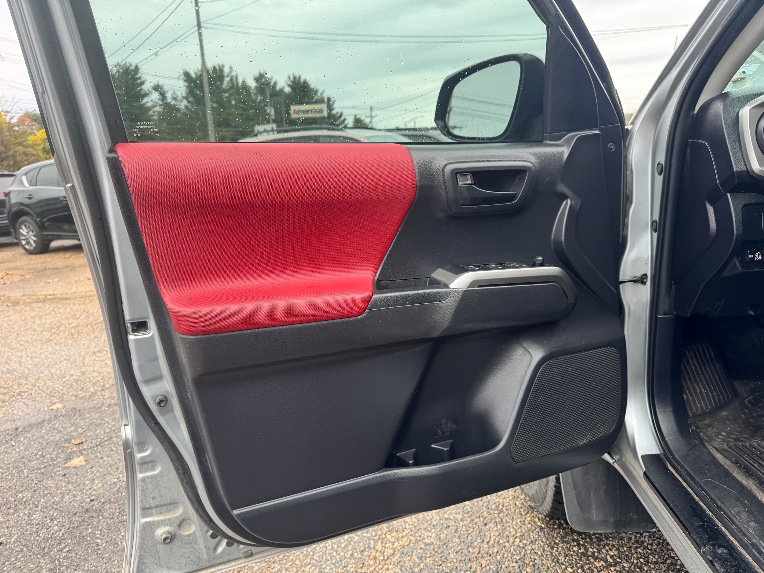 2022 Toyota Tacoma SR5 - Photo 11