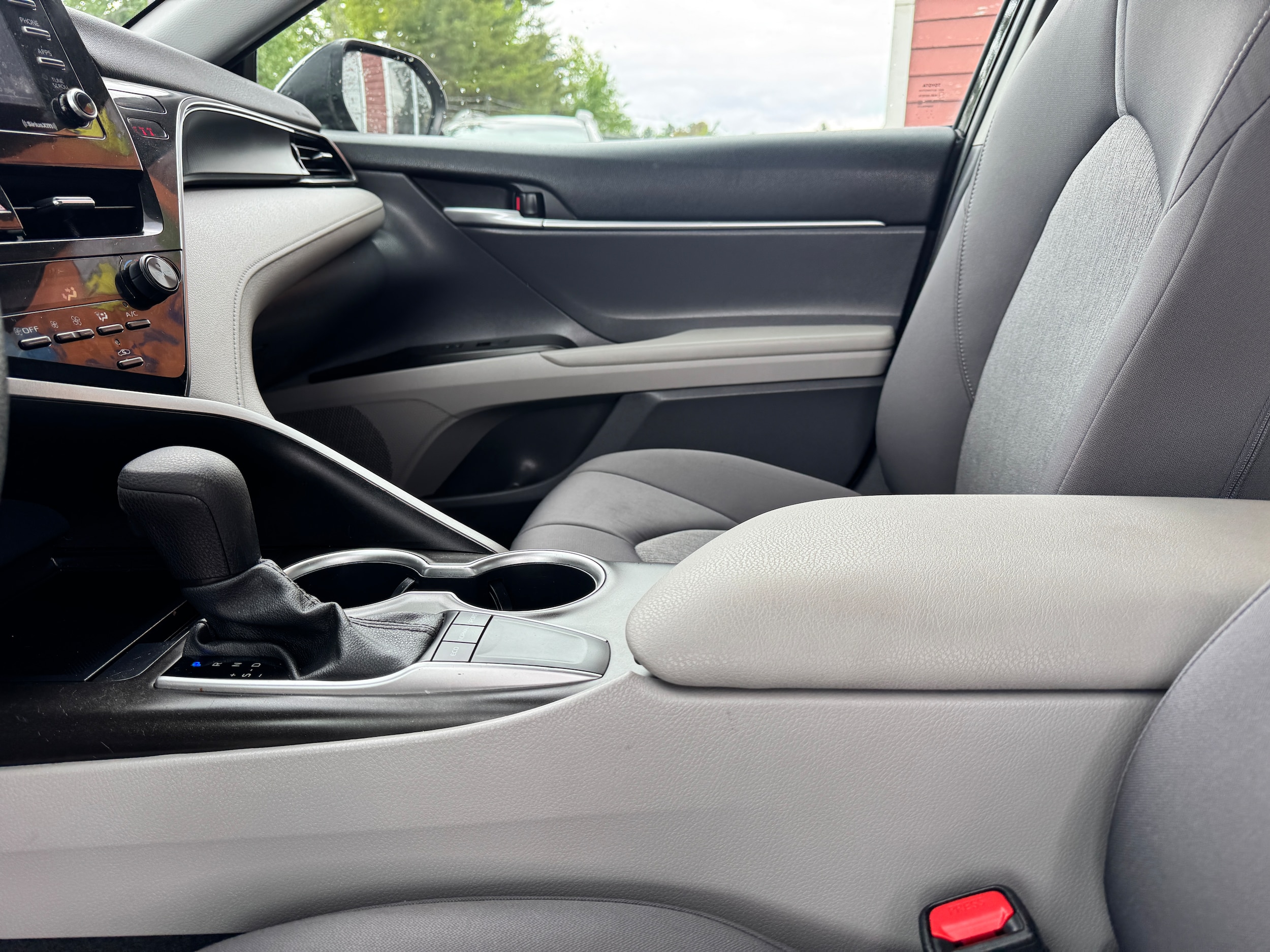 2024 Toyota Camry LE - Photo 13