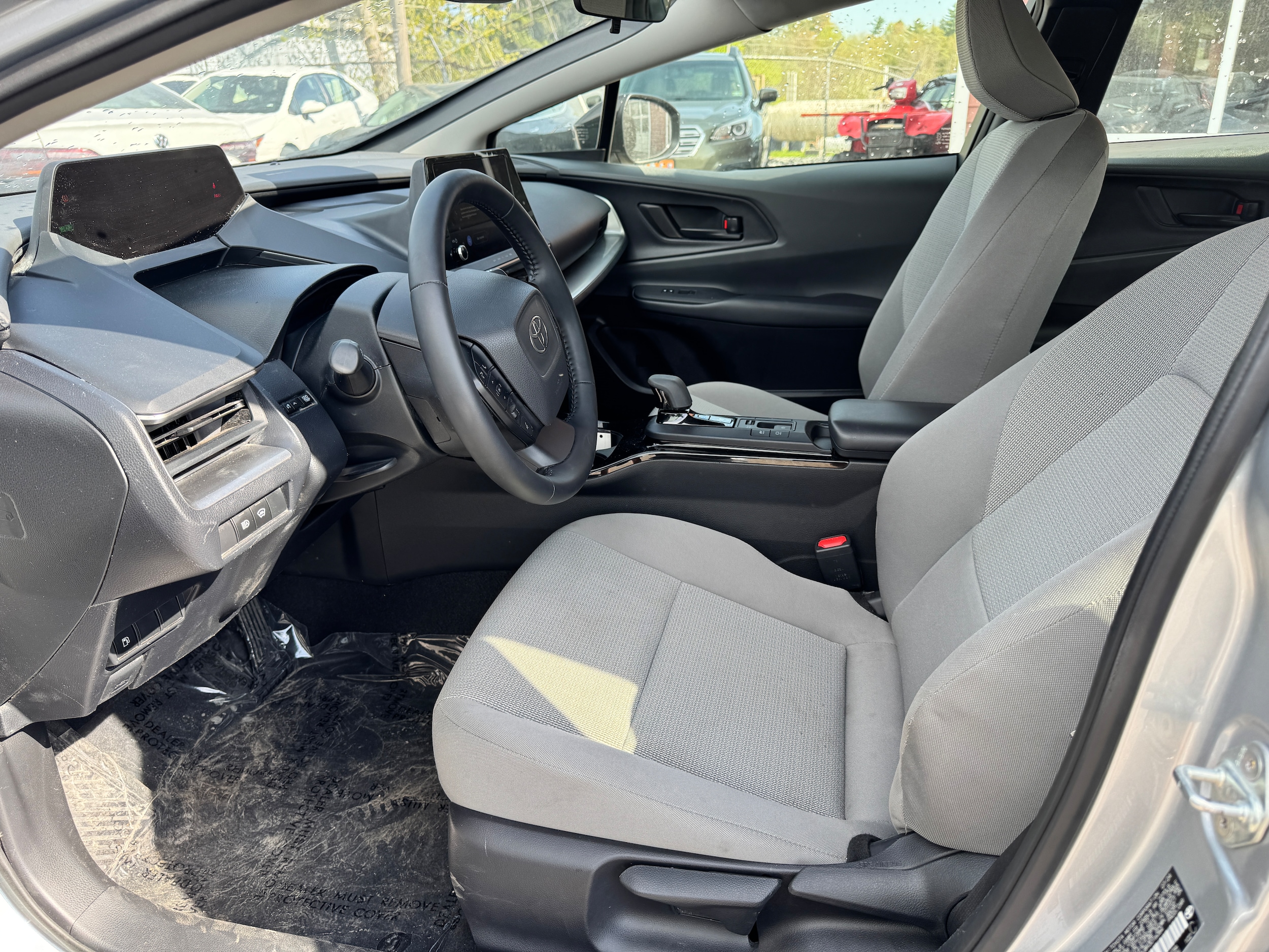 2024 Toyota Prius LE - Photo 11