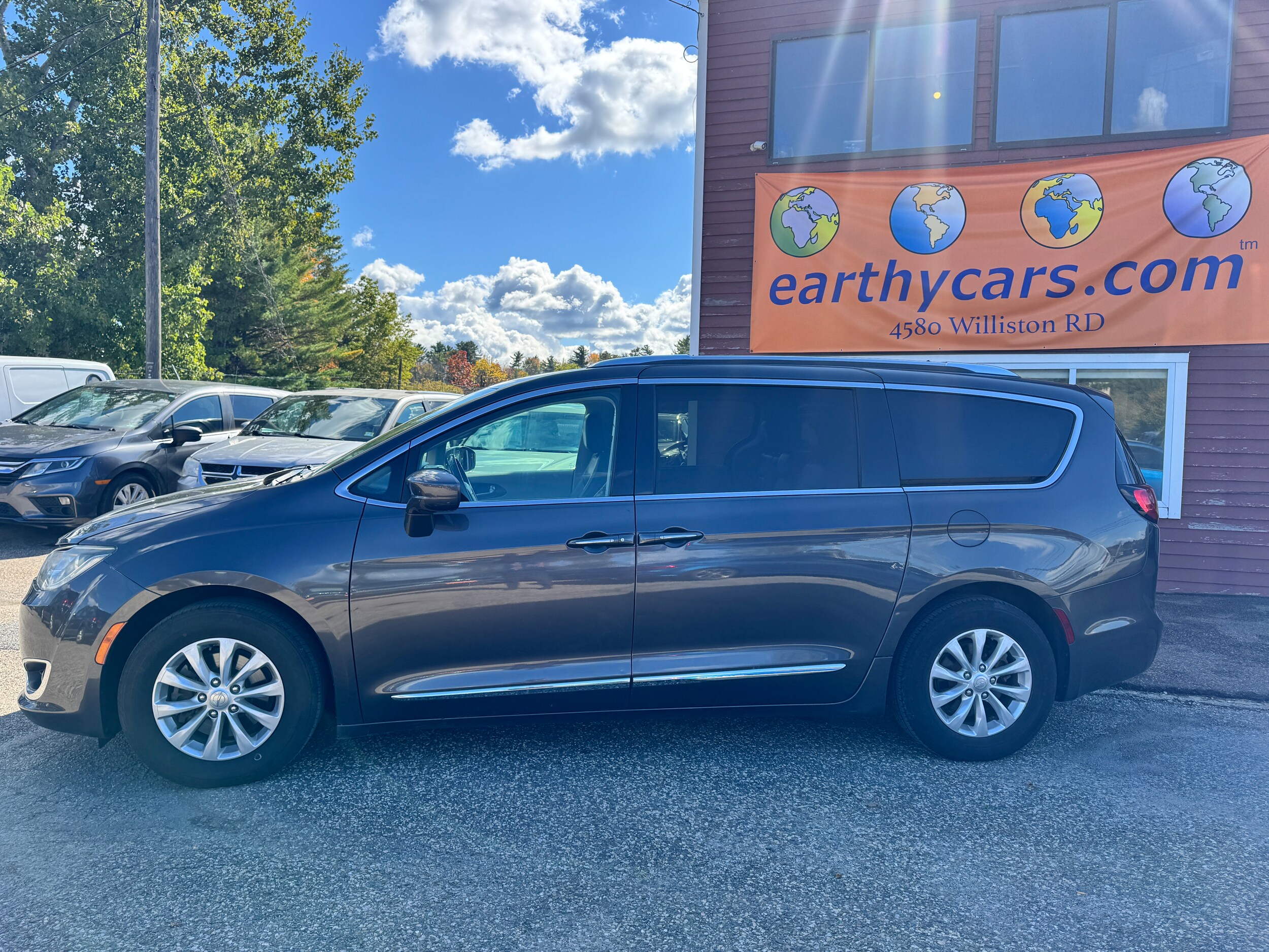 2019 Chrysler Pacifica Touring L photo 4
