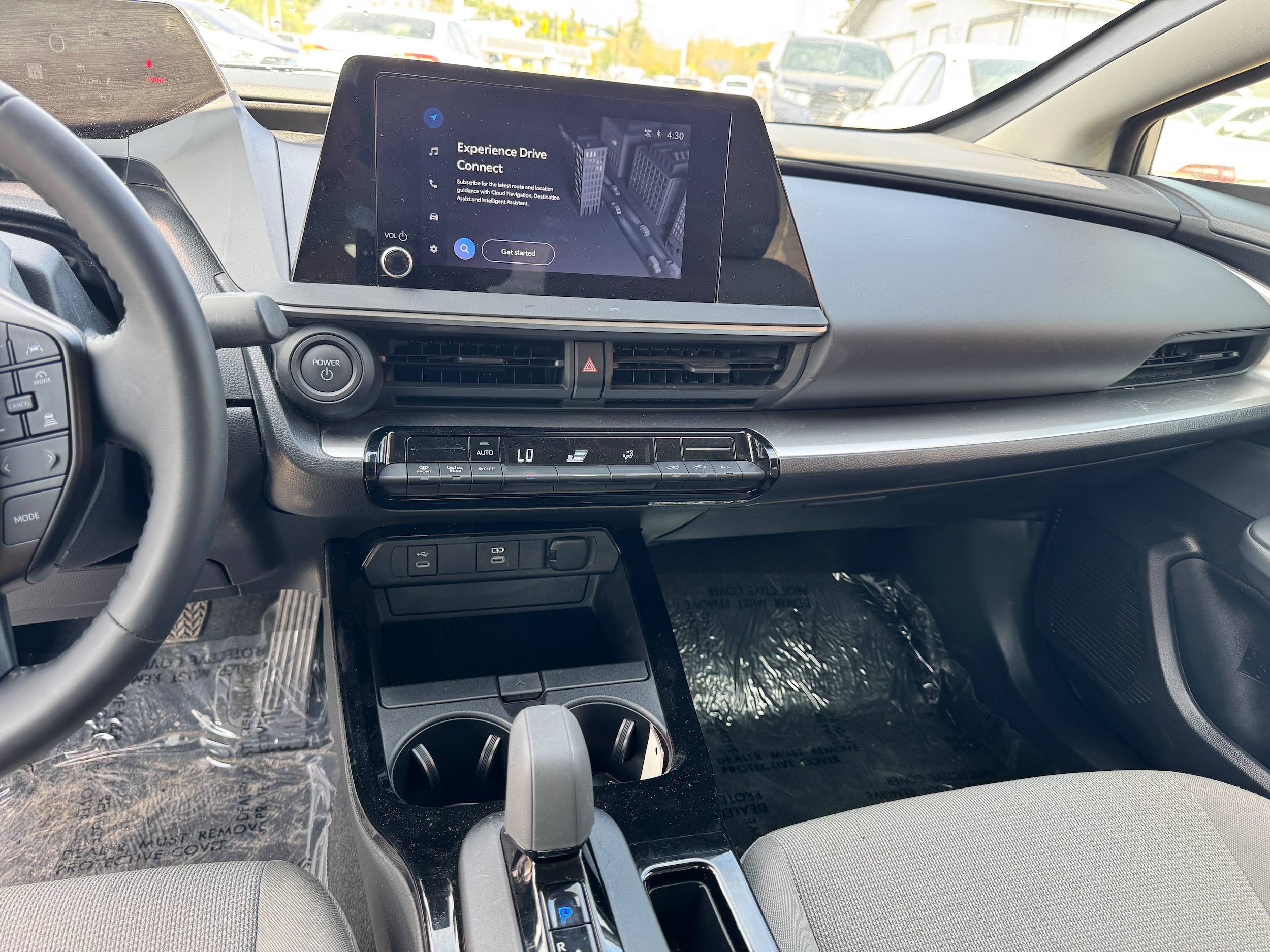 2024 Toyota Prius LE - Photo 14