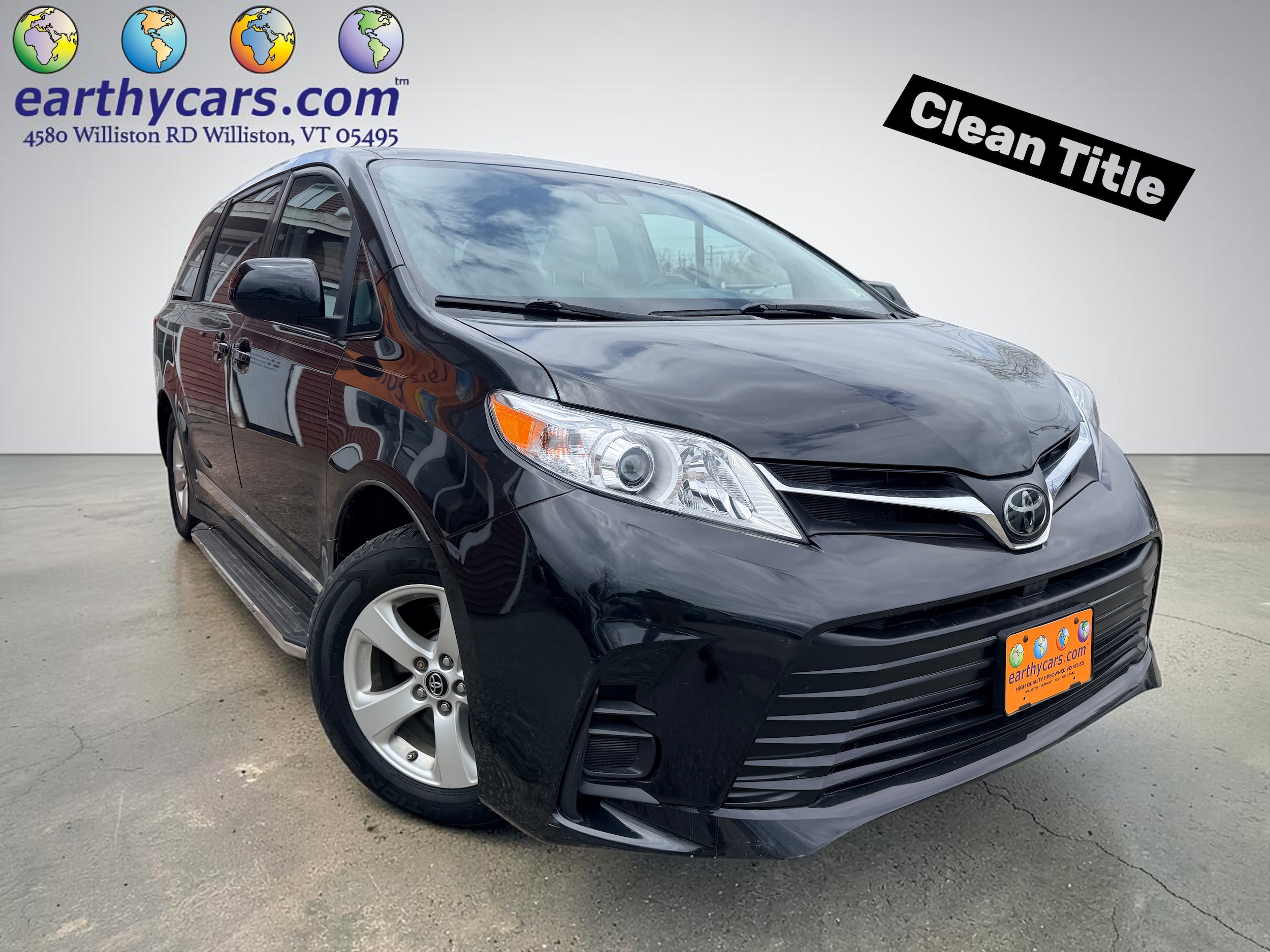 2019 Toyota Sienna LE V6 7-Passenger Access Seat's photo