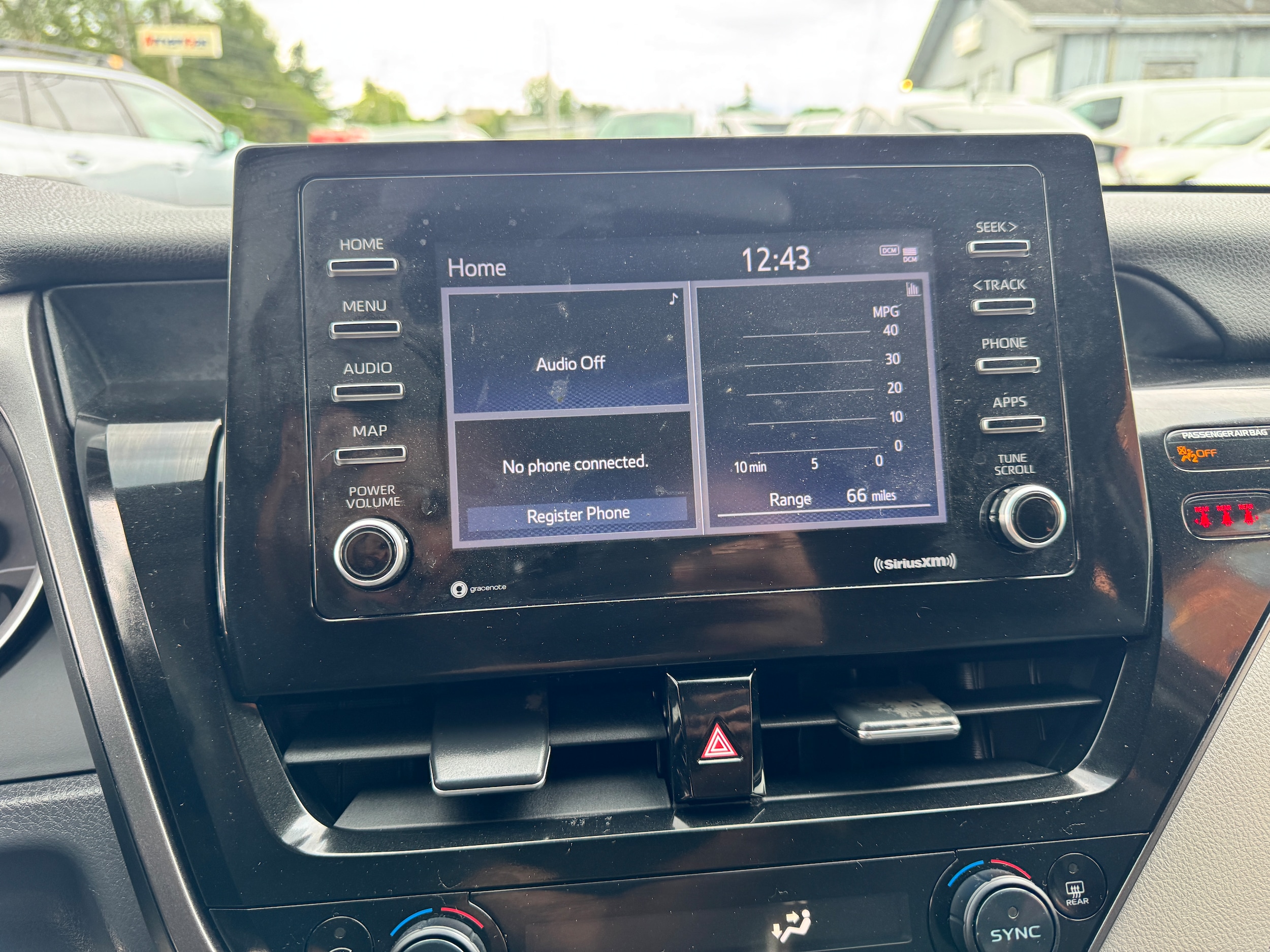 2024 Toyota Camry LE - Photo 18