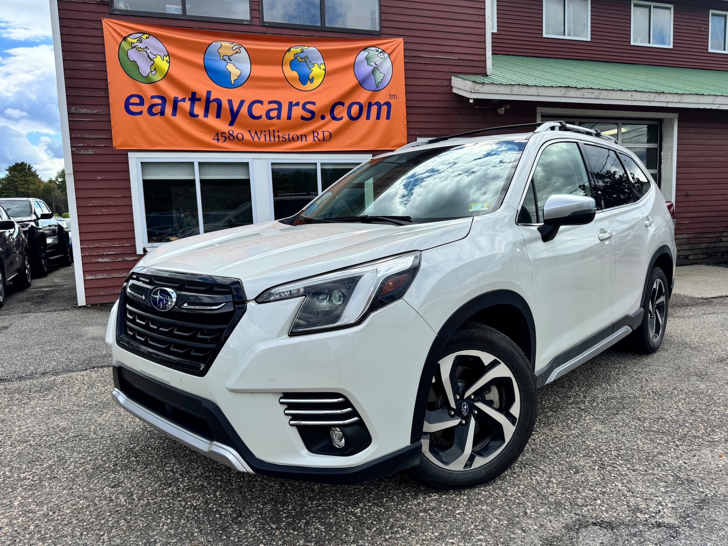 2024 Subaru Forester Touring photo 2