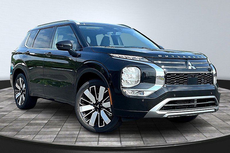 2025 Mitsubishi Outlander SEL photo 2
